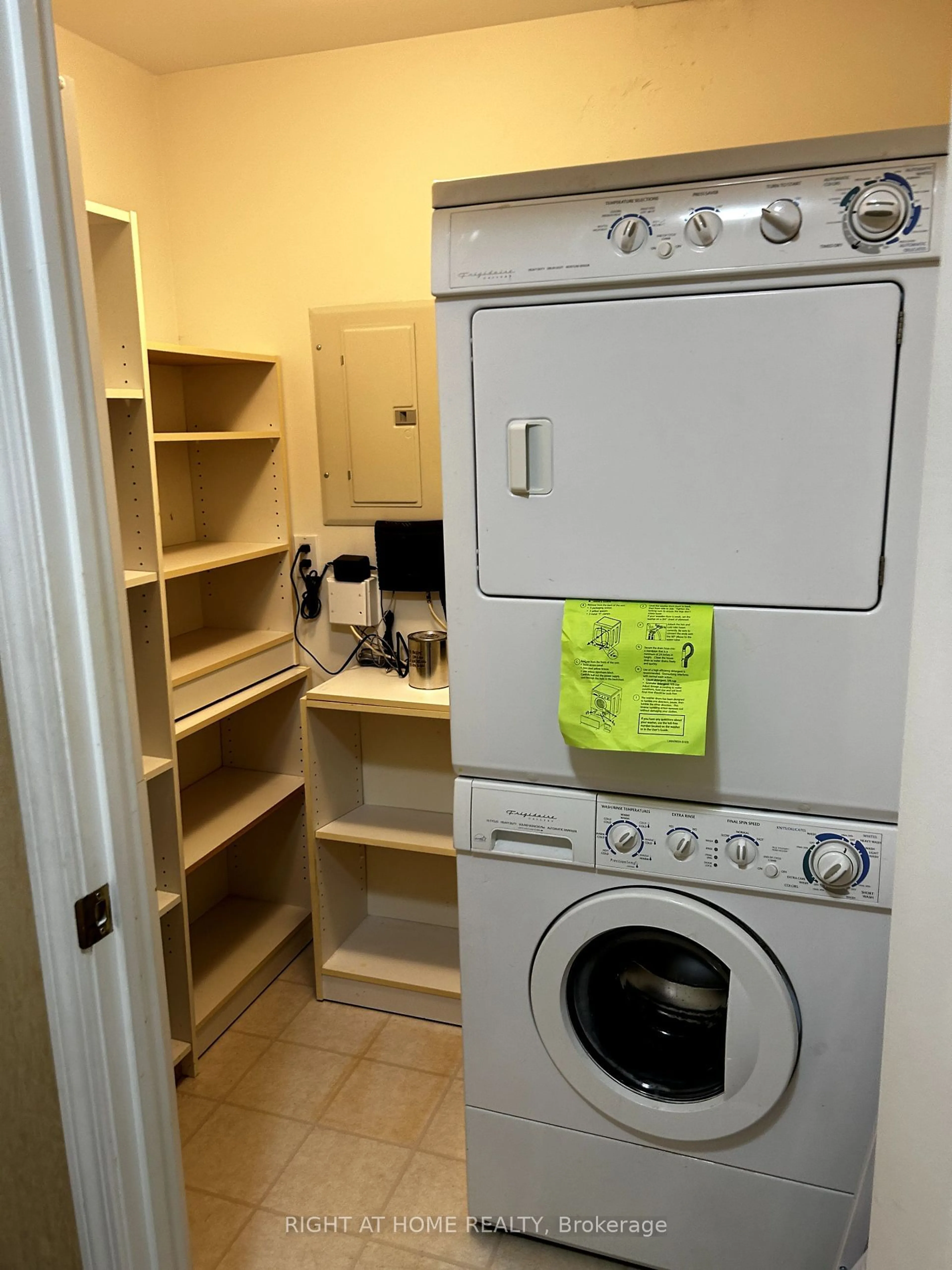 Laundry room for 94 Dean Ave #216, Barrie Ontario L4N 0M3