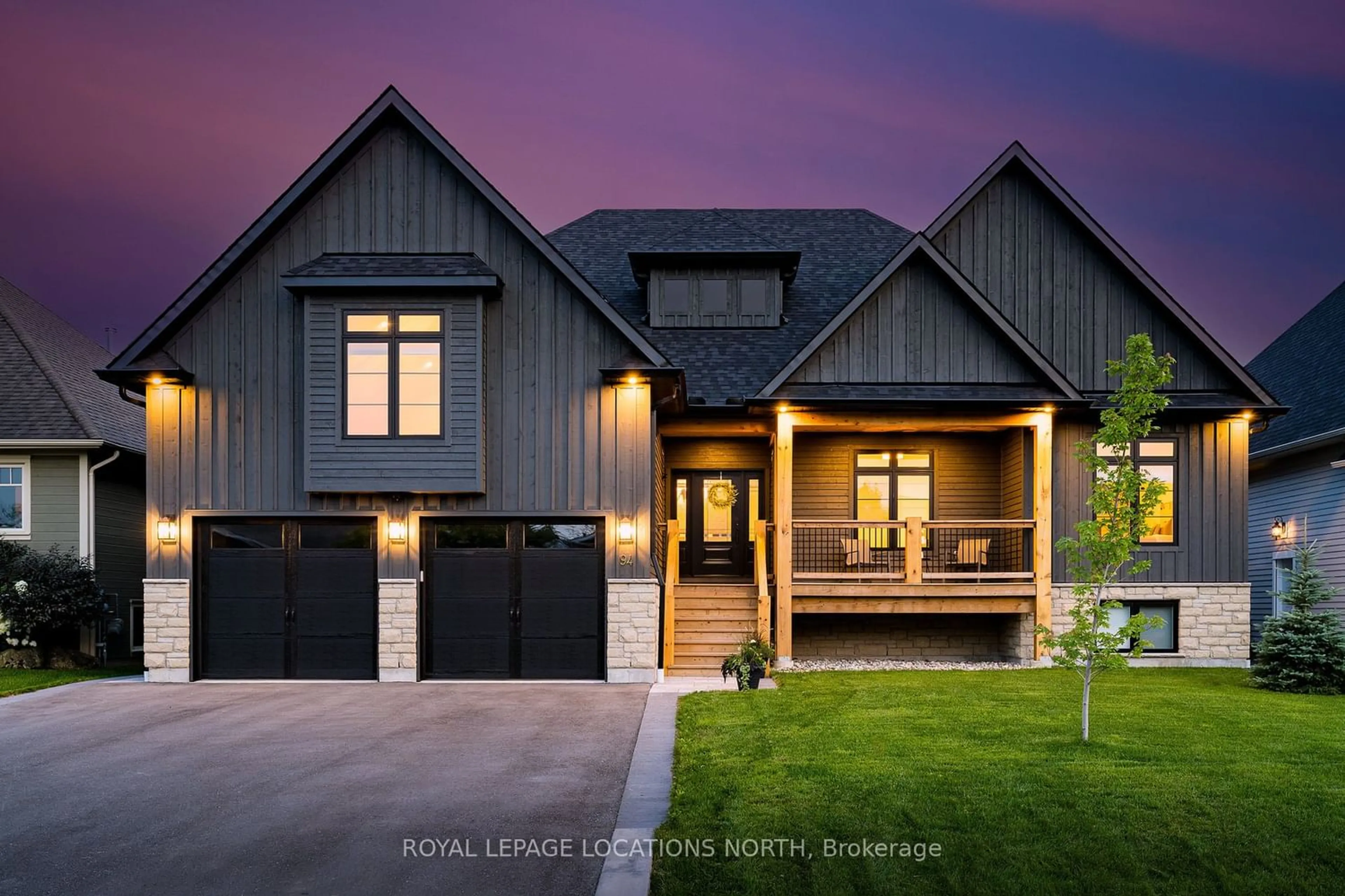 Indoor entryway for 94 Stanley St, Collingwood Ontario L9Y 0G3