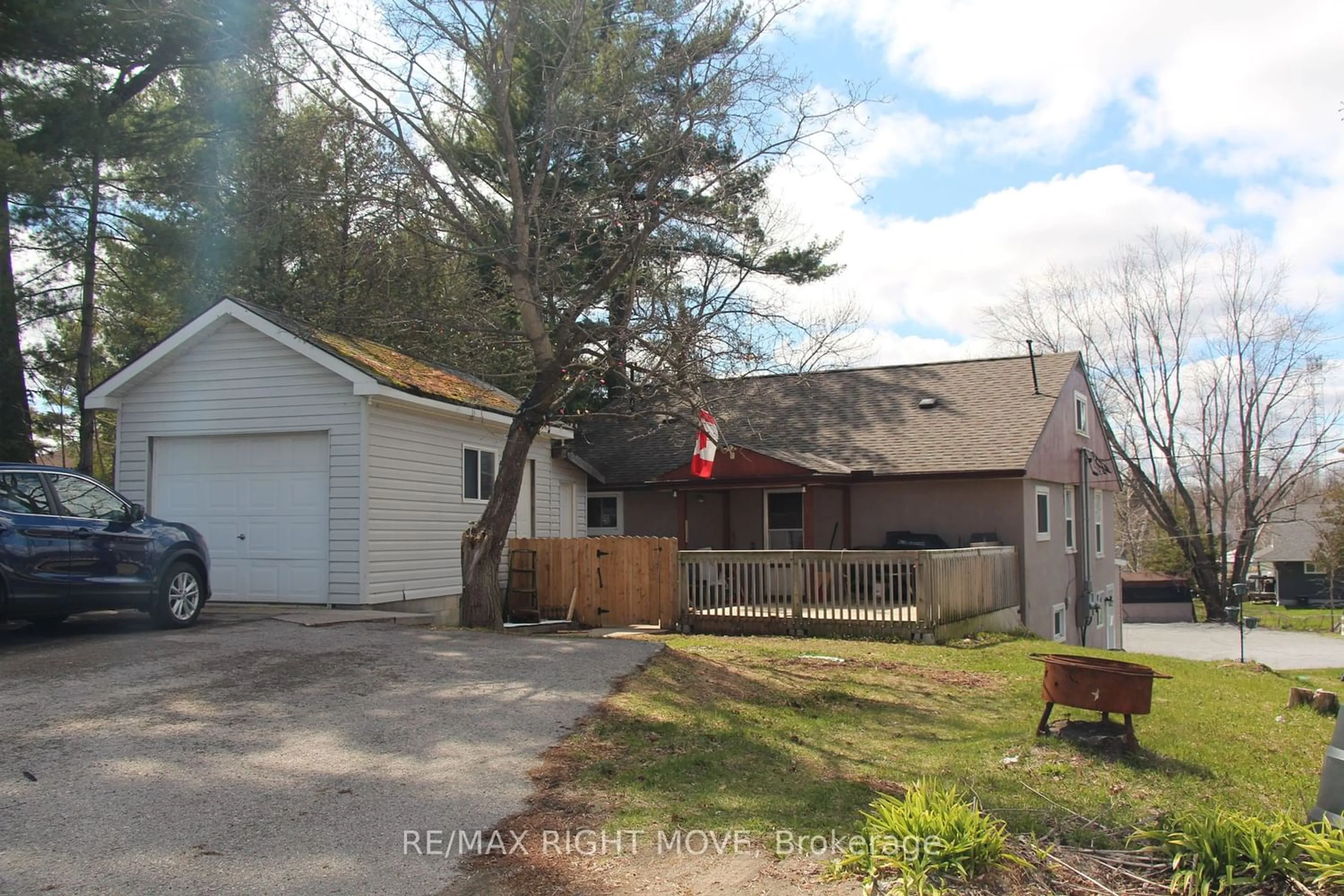 Frontside or backside of a home for 8272 Rama Rd, Ramara Ontario L0K 2B0