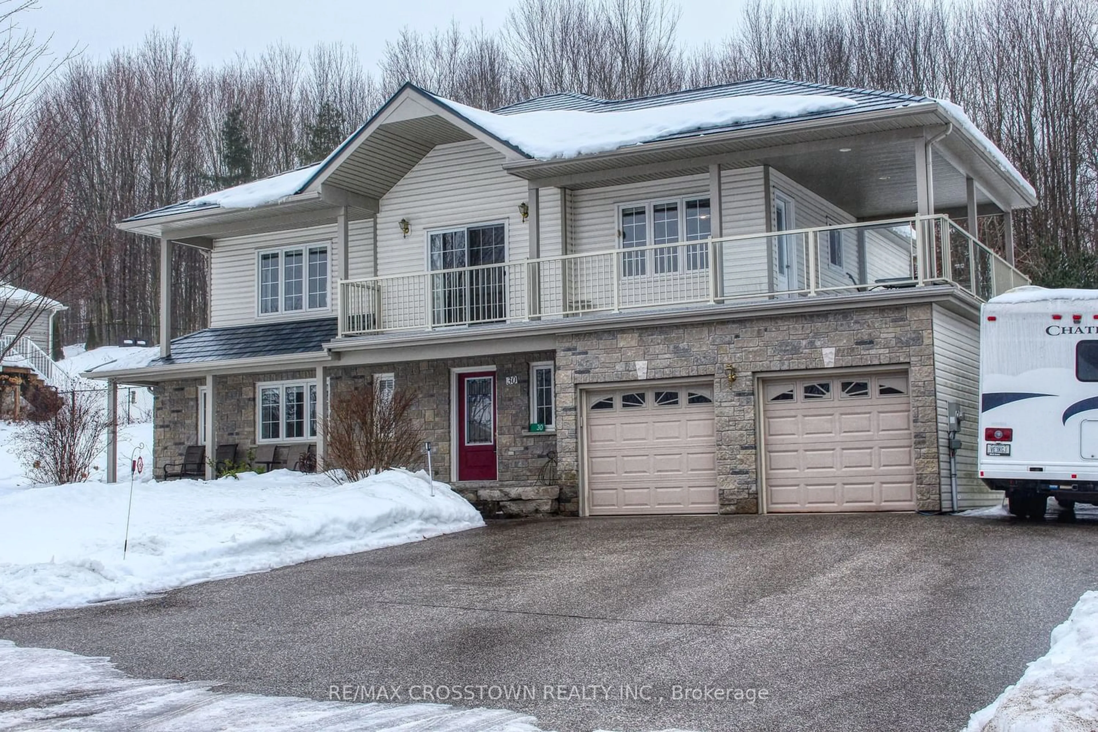 A pic from exterior of the house or condo for 30 Ironwood Tr, Oro-Medonte Ontario L0K 1E0
