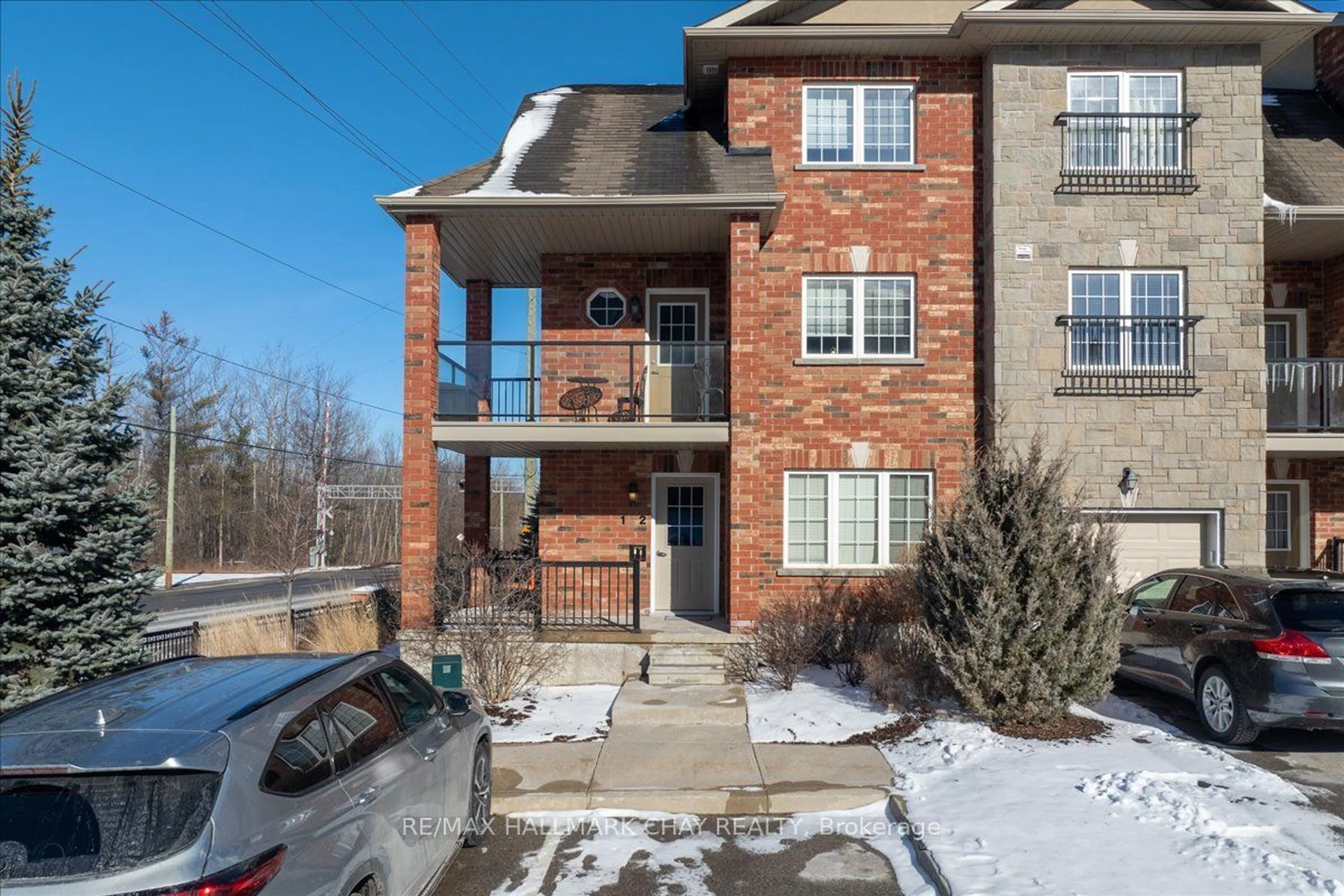 A pic from exterior of the house or condo for 57 Ferndale Dr #1, Barrie Ontario L4N 5W9