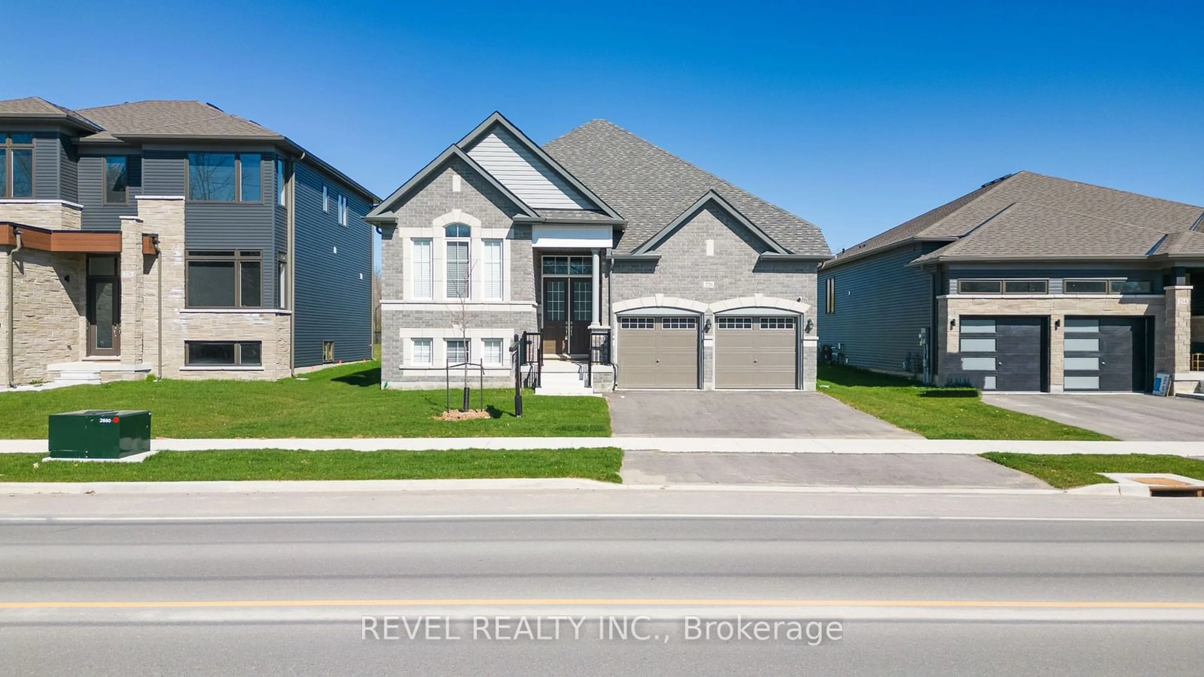 Frontside or backside of a home, the street view for 220 Ramblewood Dr, Wasaga Beach Ontario L9Z 2B2