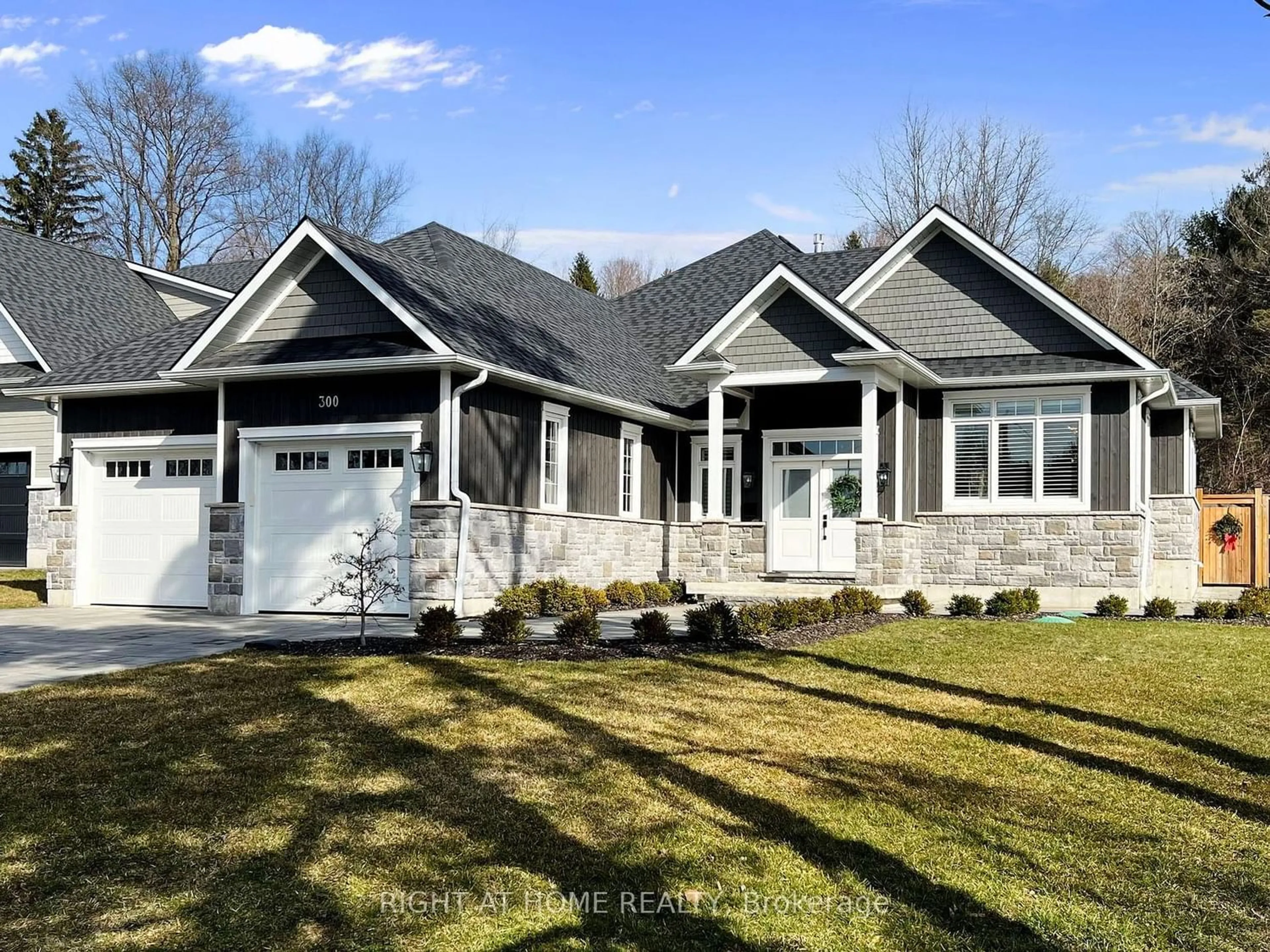 Frontside or backside of a home for 300 Shanty Bay Rd, Oro-Medonte Ontario L4M 1E6