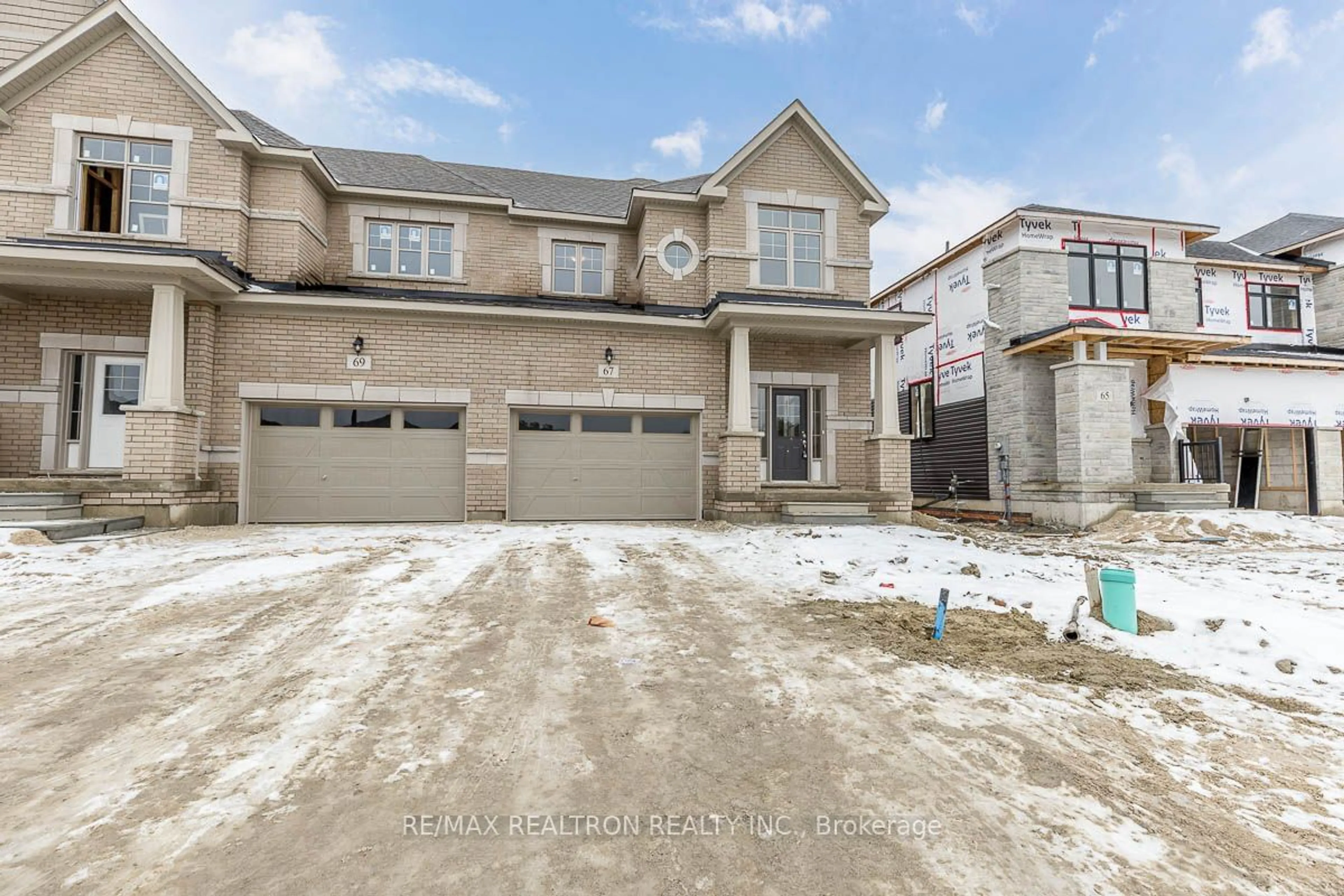 Frontside or backside of a home for 67 Federica Cres, Wasaga Beach Ontario L9Z 0N5