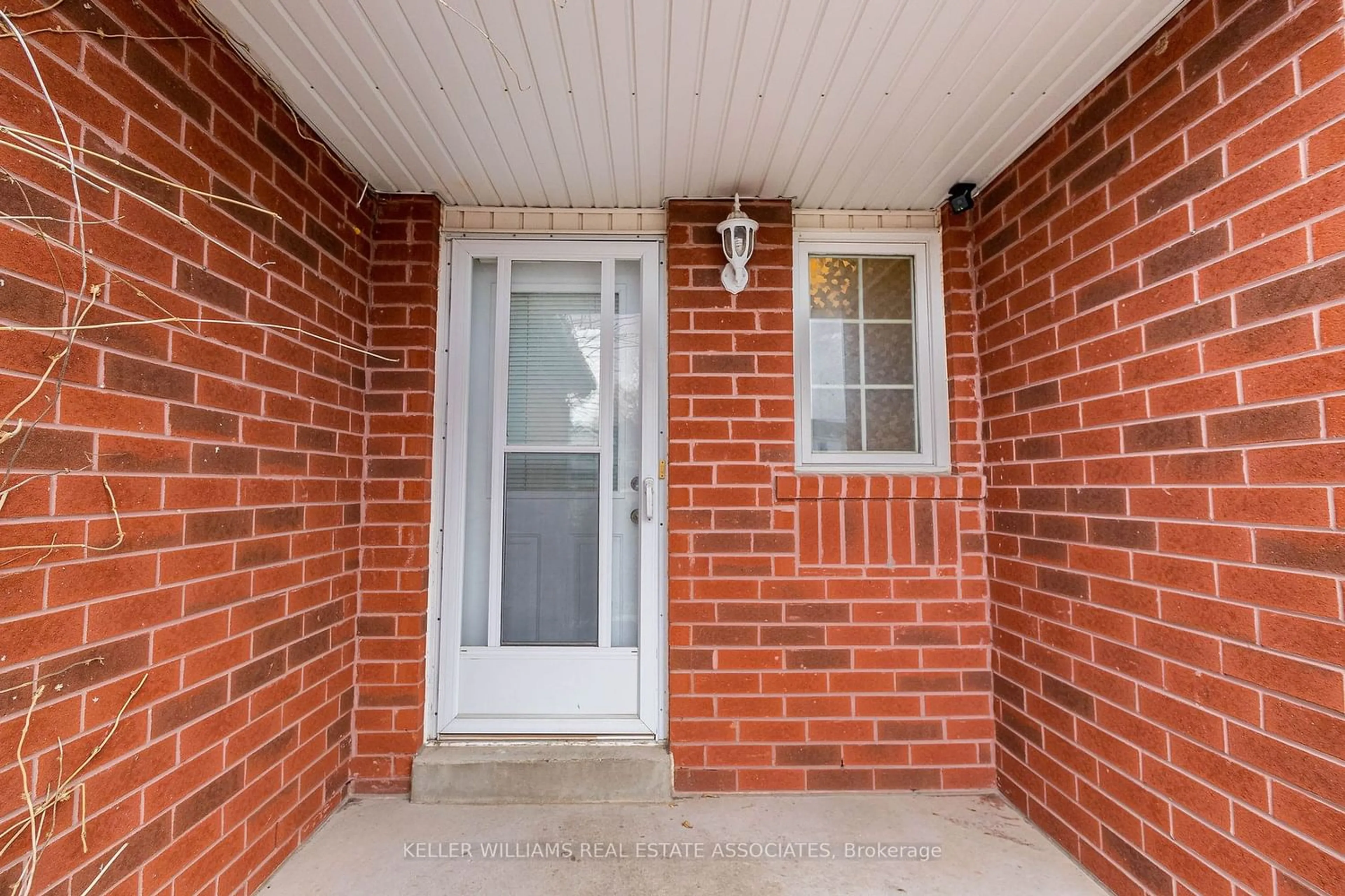 Home with brick exterior material for 186 Pickett Cres, Barrie Ontario L4N 8C2