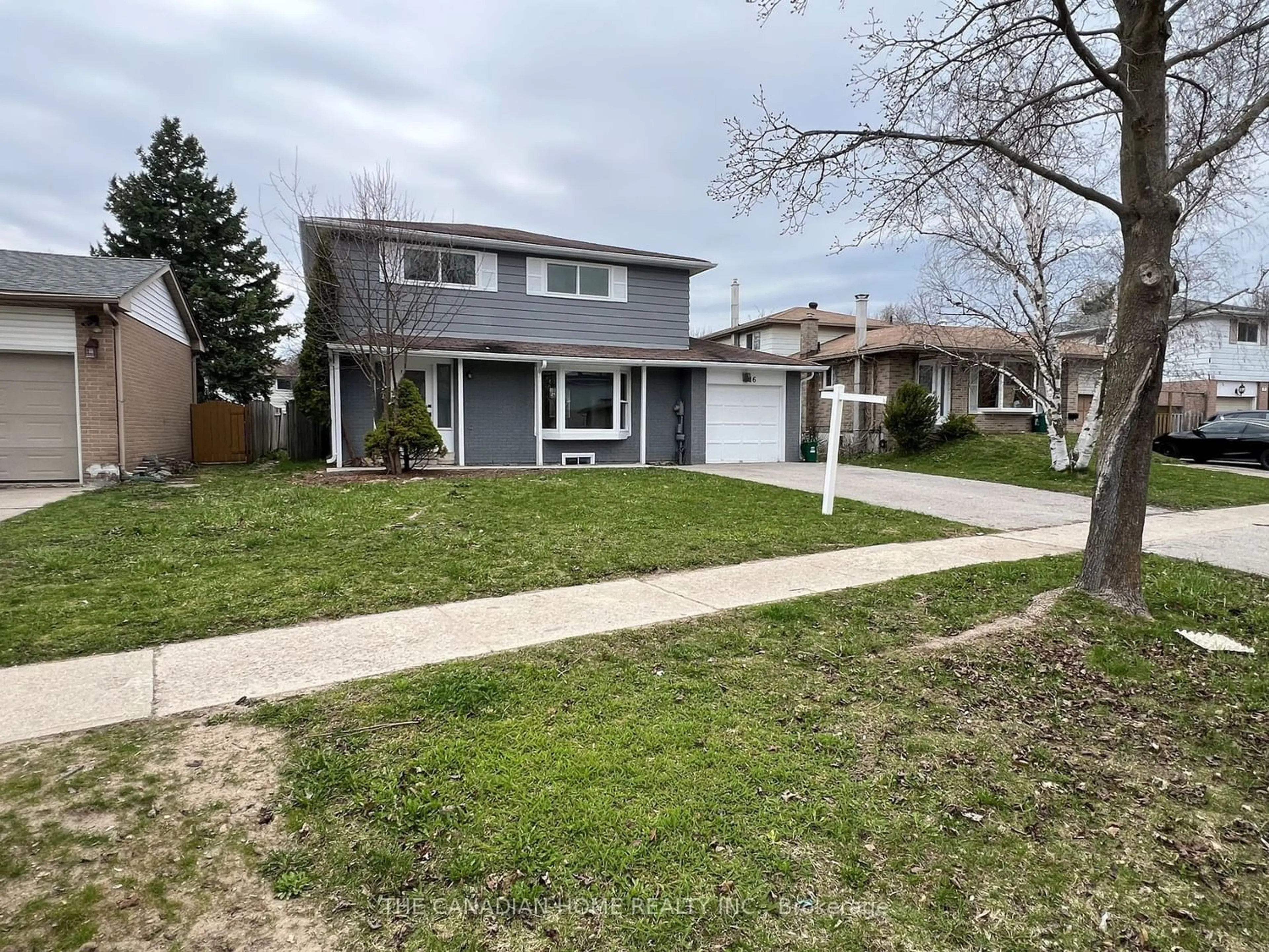 Frontside or backside of a home for 16 Lonsdale Pl, Barrie Ontario L4M 4J1