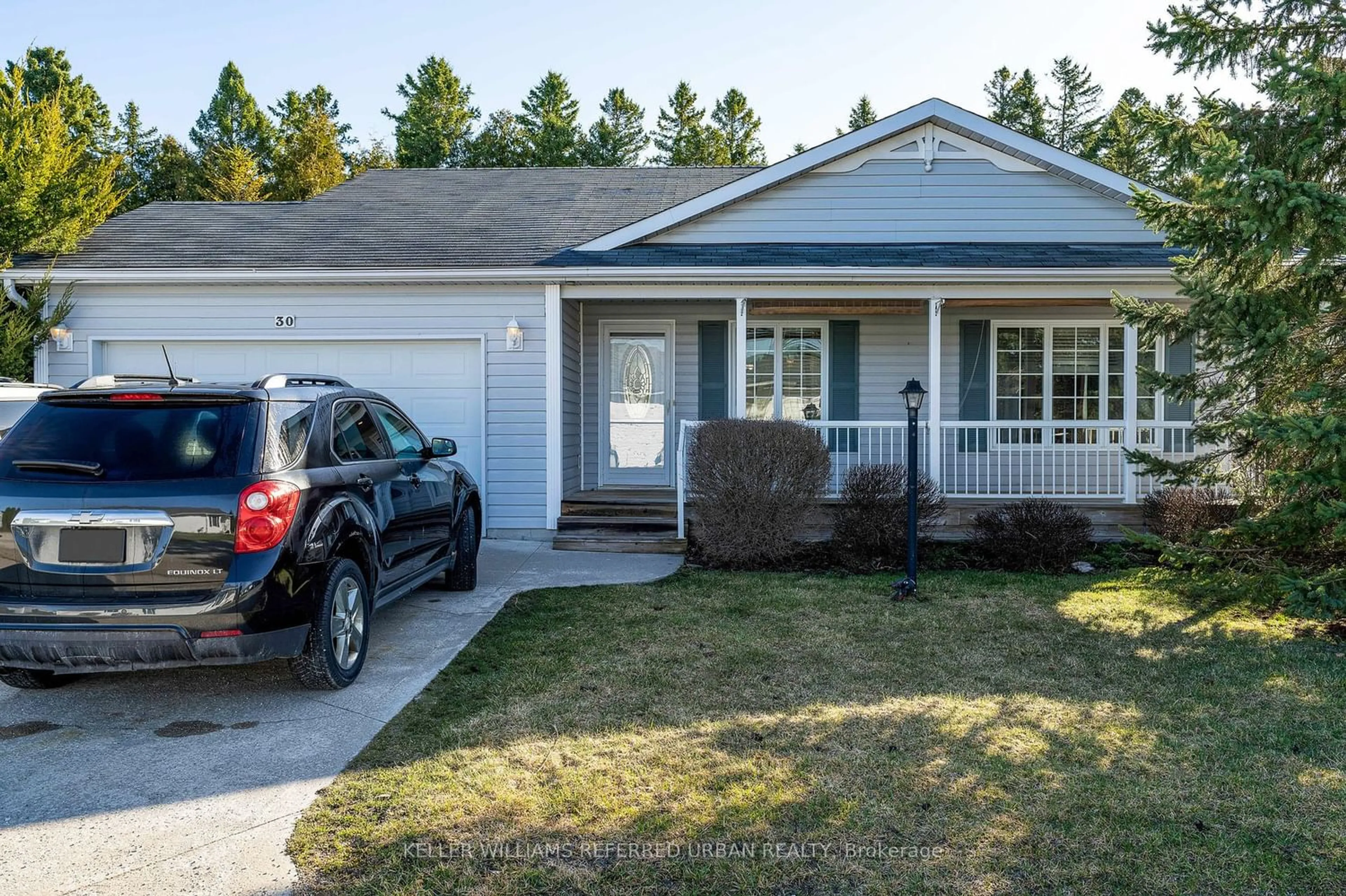 Frontside or backside of a home for 30 Illinois Cres, Wasaga Beach Ontario L9Z 3A8