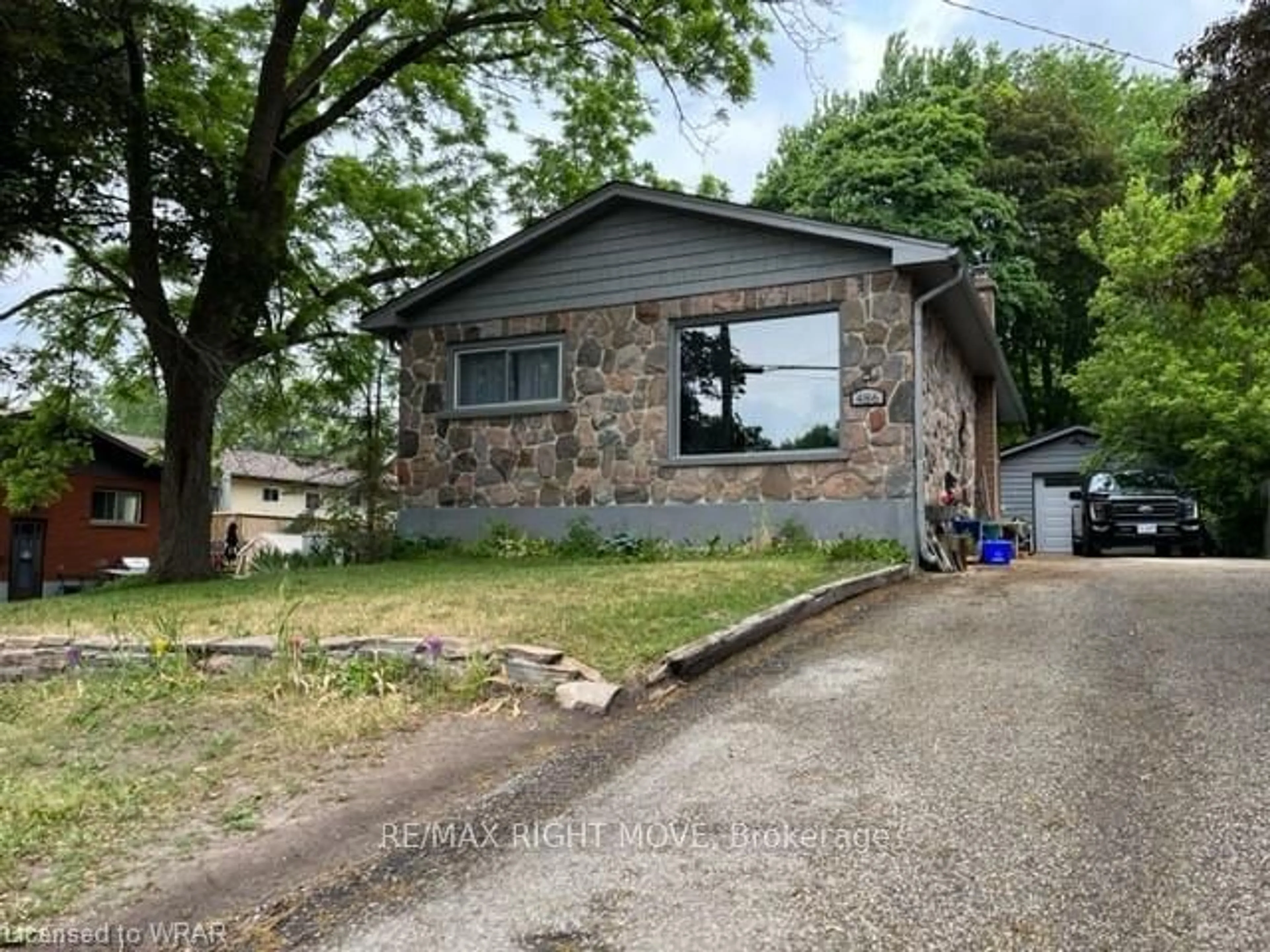 Frontside or backside of a home for 486 Gill St, Orillia Ontario L3V 4L1