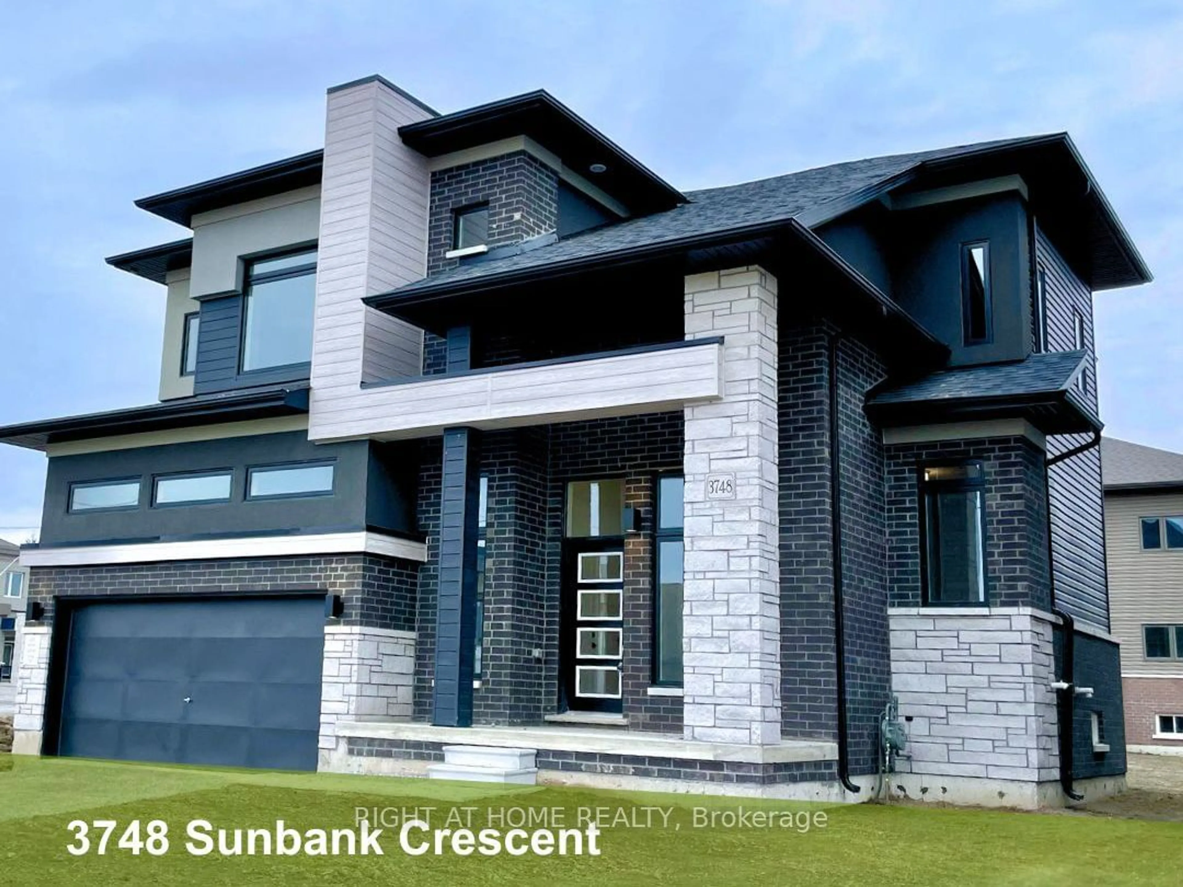 Home with brick exterior material for 3748 Sunbank Cres, Severn Ontario L3V 8N2