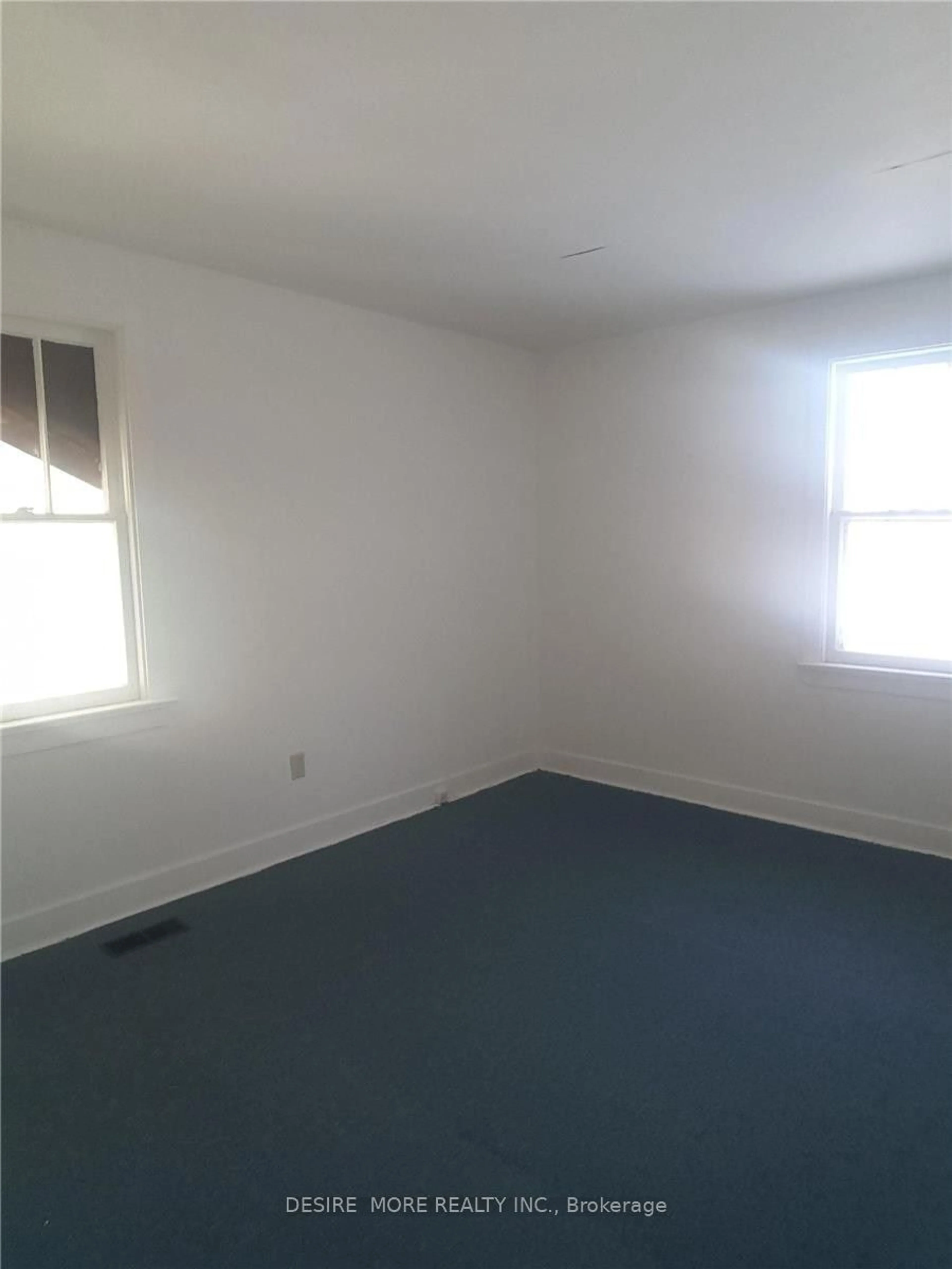 A pic of a room for 421 Yonge St, Barrie Ontario L4N 4E1