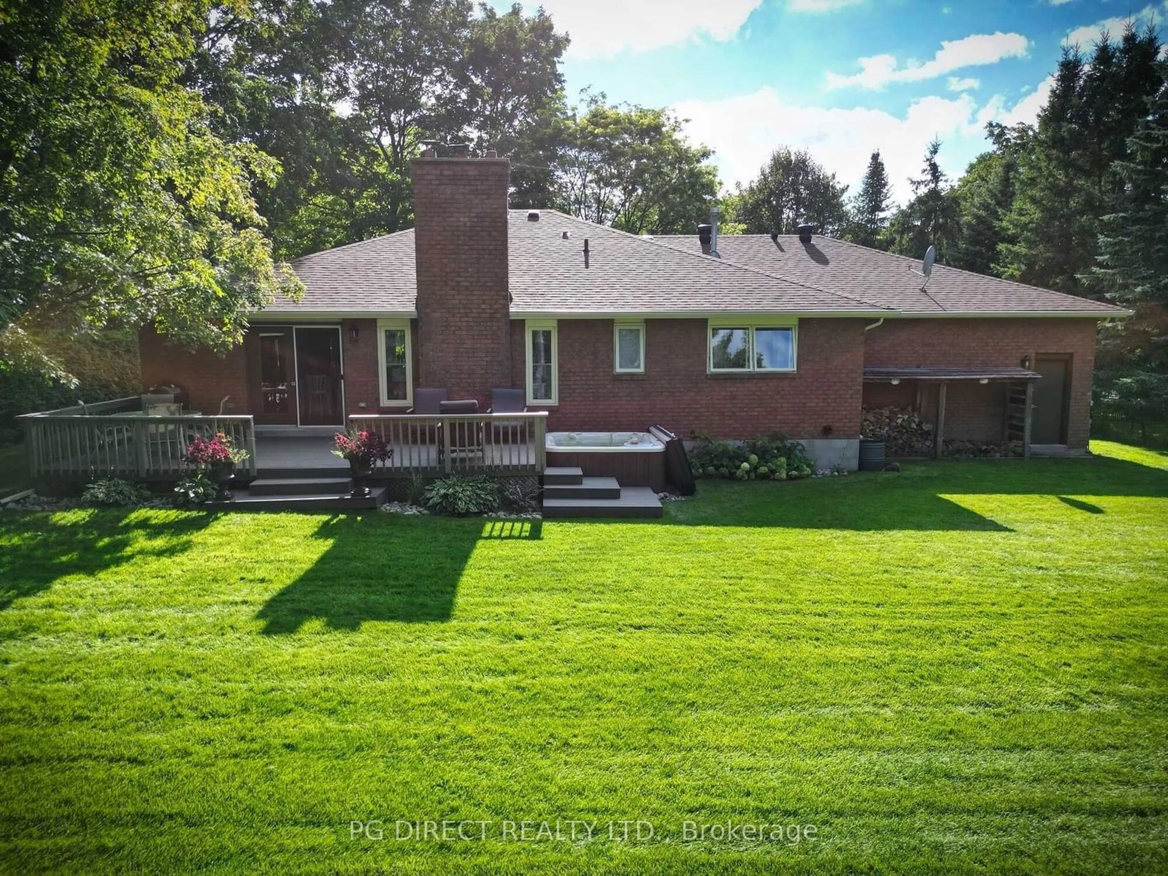 Frontside or backside of a home for 5 Nicholson Cres, Springwater Ontario L0L 1Y3
