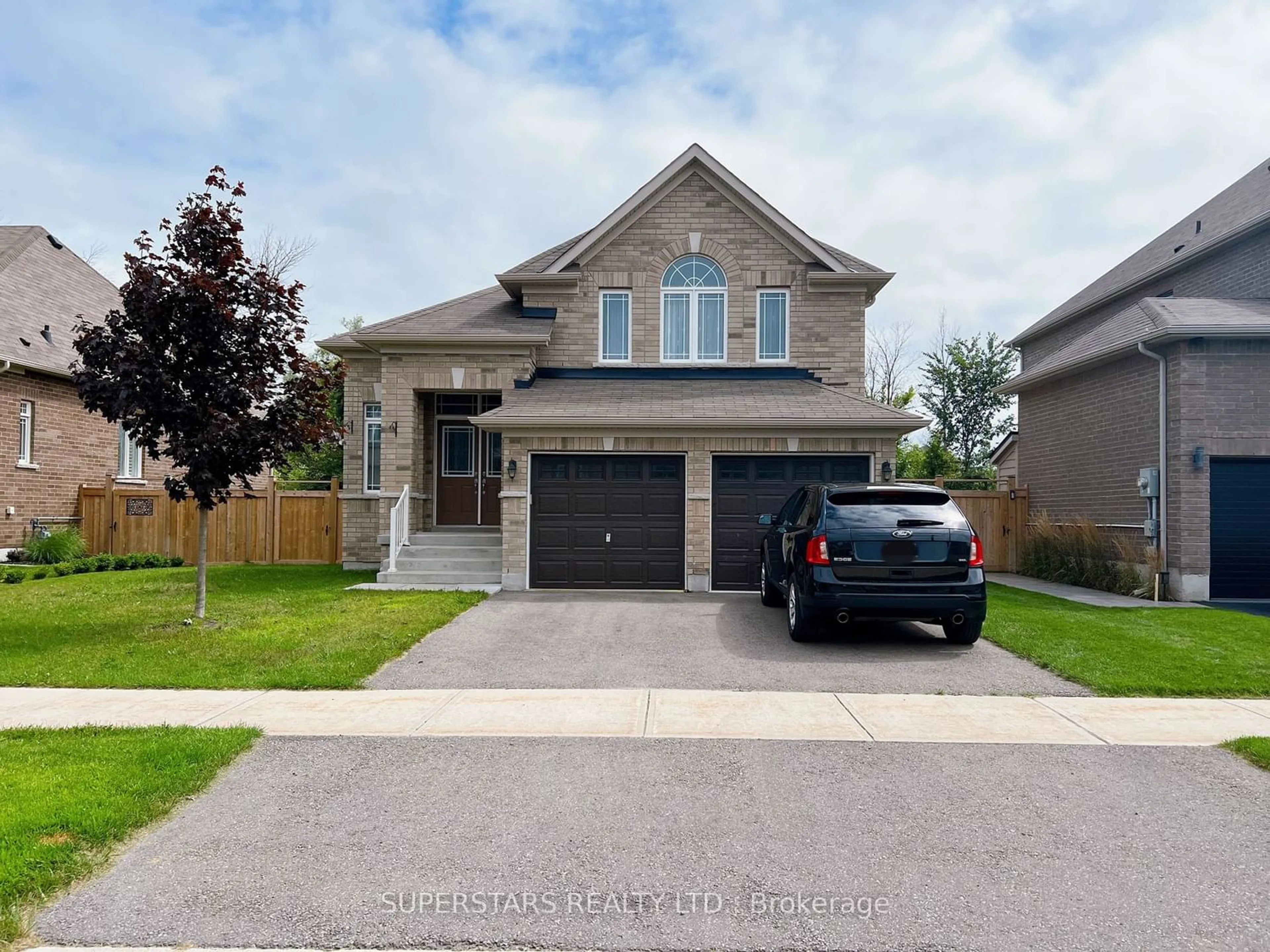 Frontside or backside of a home for 15 Pearl St, Wasaga Beach Ontario L9Z 0G9