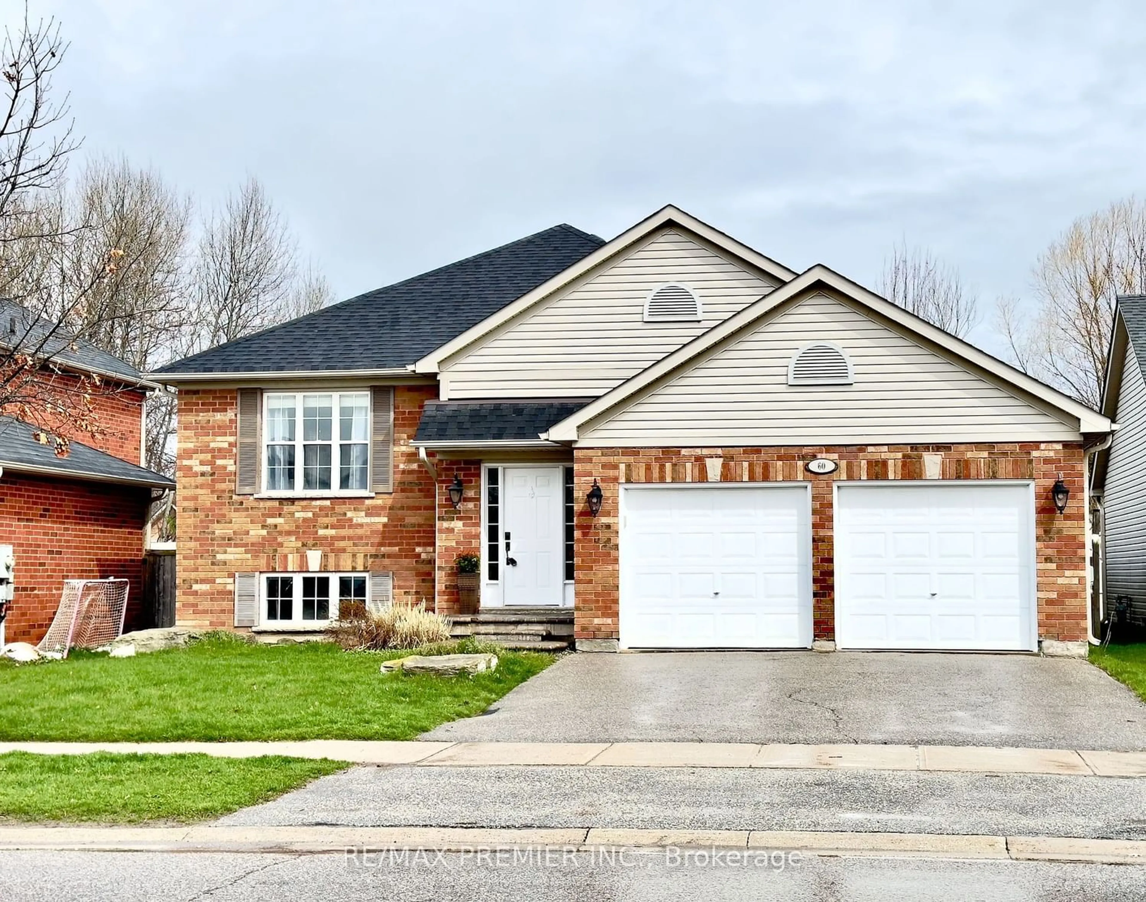 Home with brick exterior material for 60 Country Lane, Barrie Ontario L4N 0E8