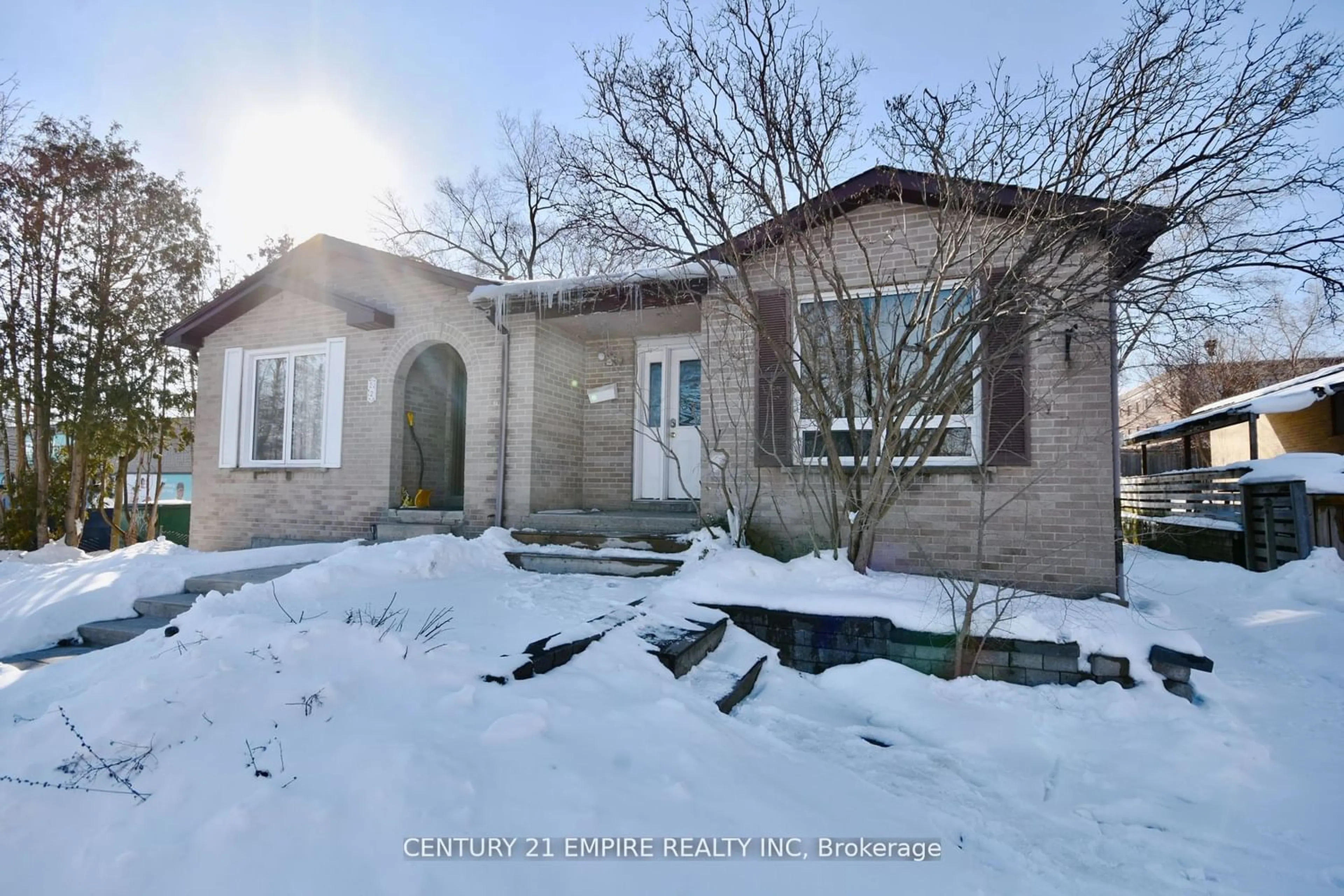 Frontside or backside of a home for 24 Sylvia St, Barrie Ontario L4M 5J4