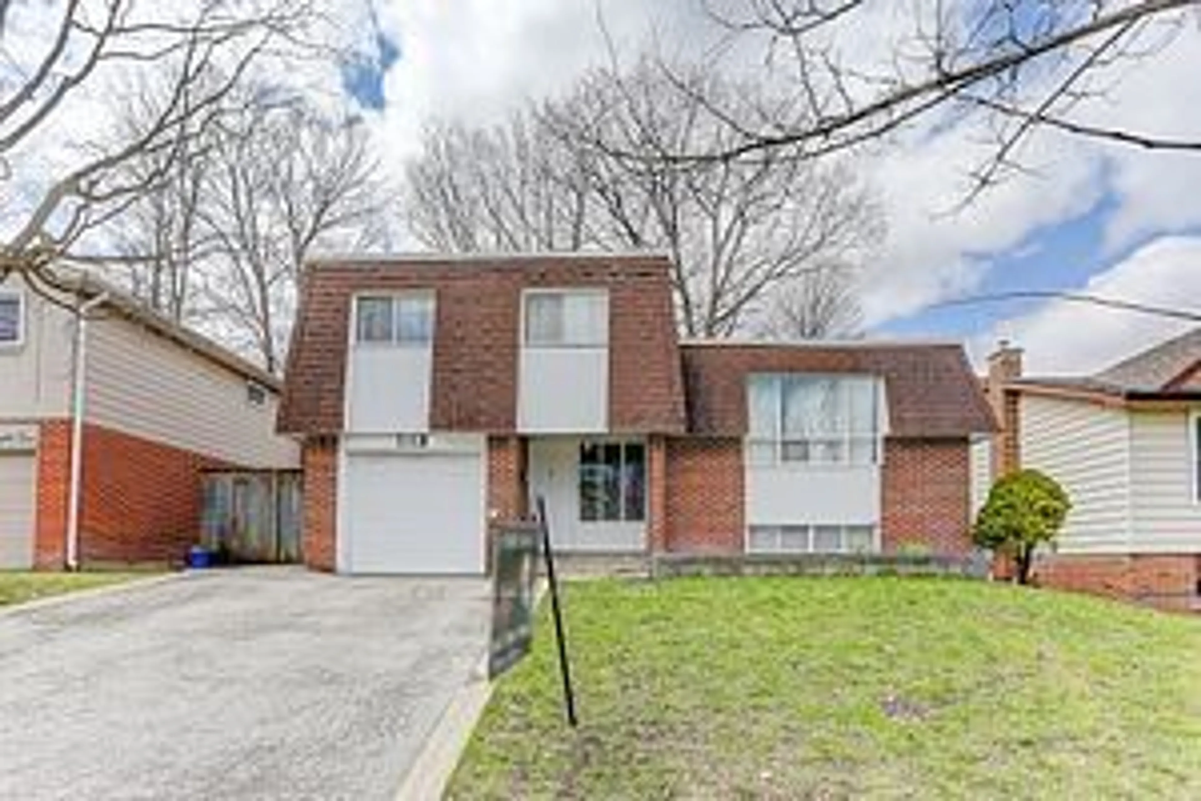 Home with brick exterior material for 143 Springdale Dr, Barrie Ontario L4M 4Y1