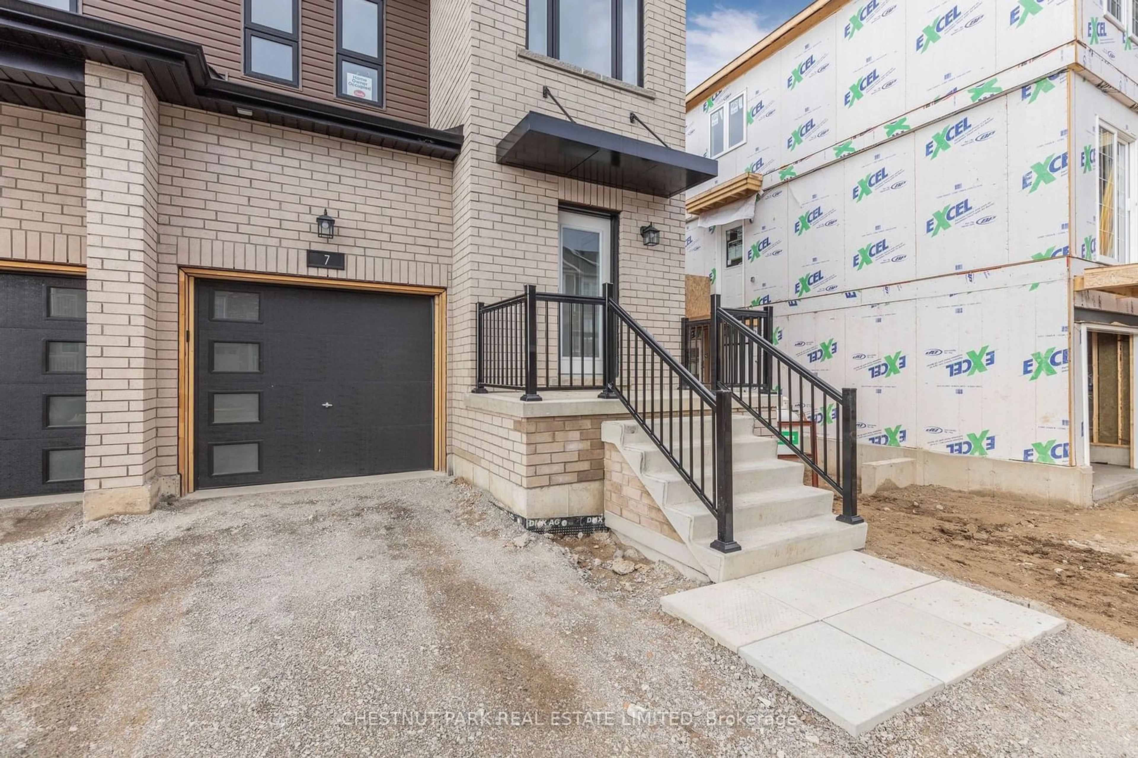 Home with brick exterior material for 7 Hay Lane, Barrie Ontario L9J 0C2