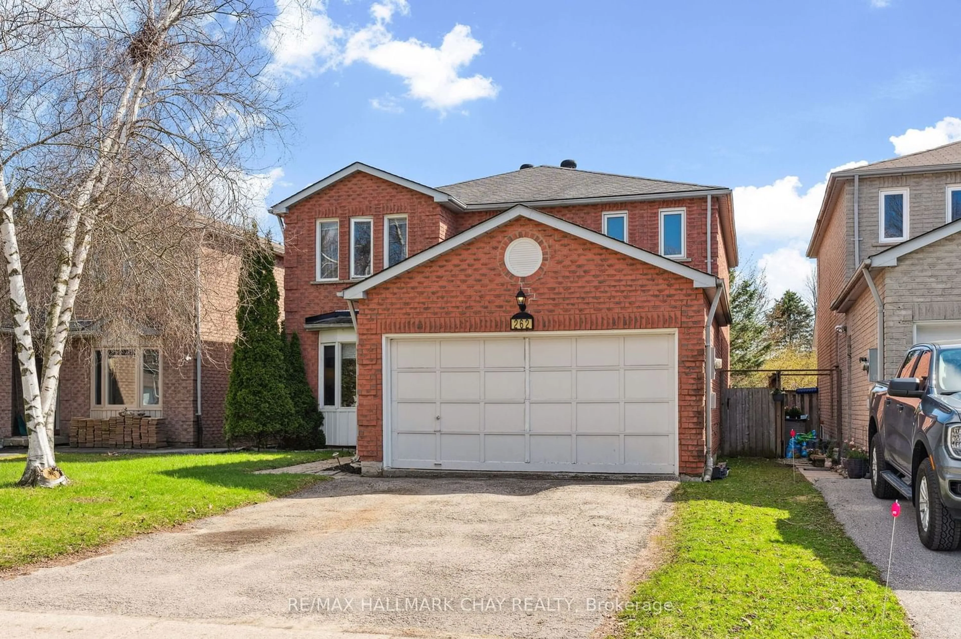 Frontside or backside of a home for 262 Hickling Tr, Barrie Ontario L4M 5W8