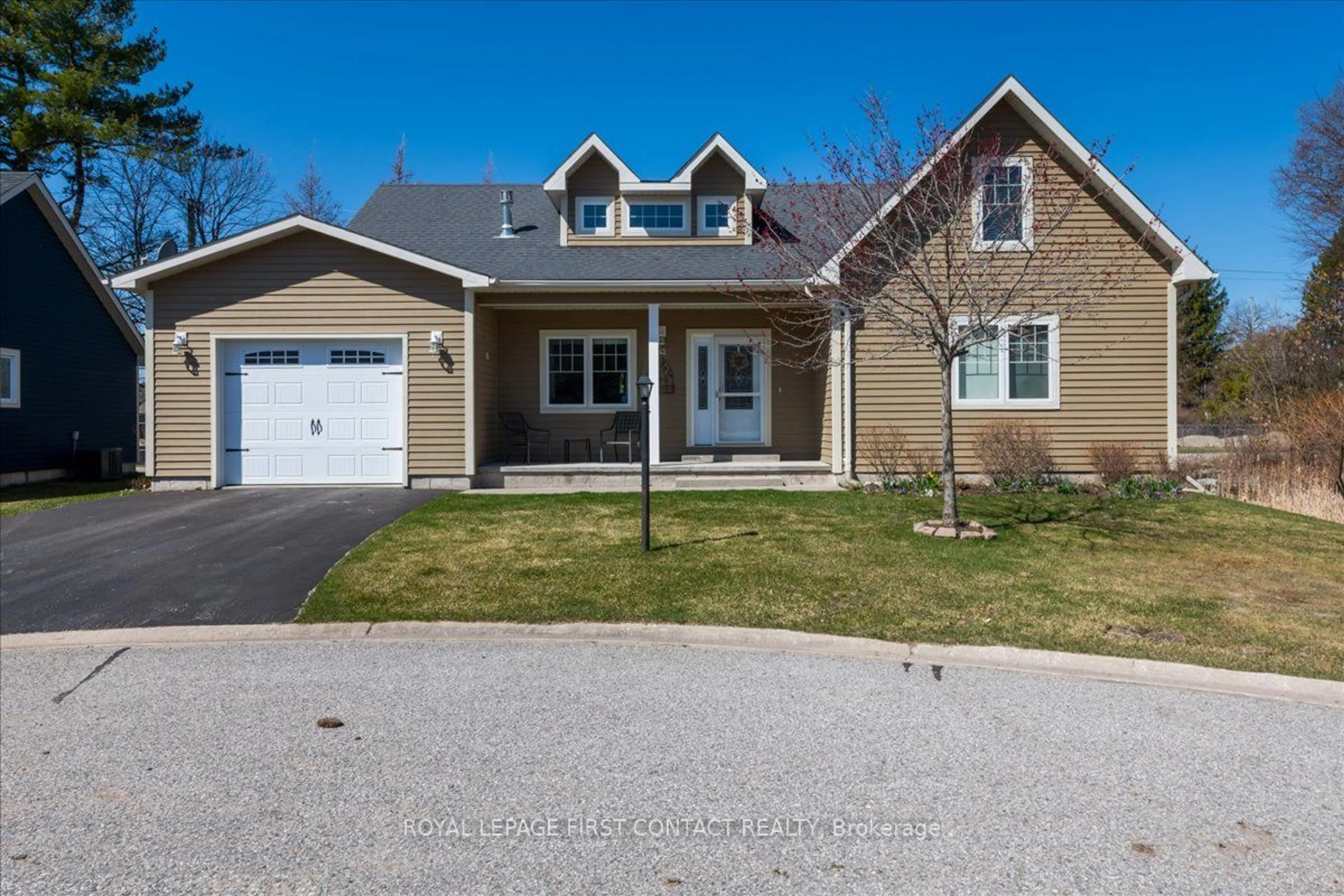 Frontside or backside of a home for 42 Grew Cres, Penetanguishene Ontario L9M 0A7