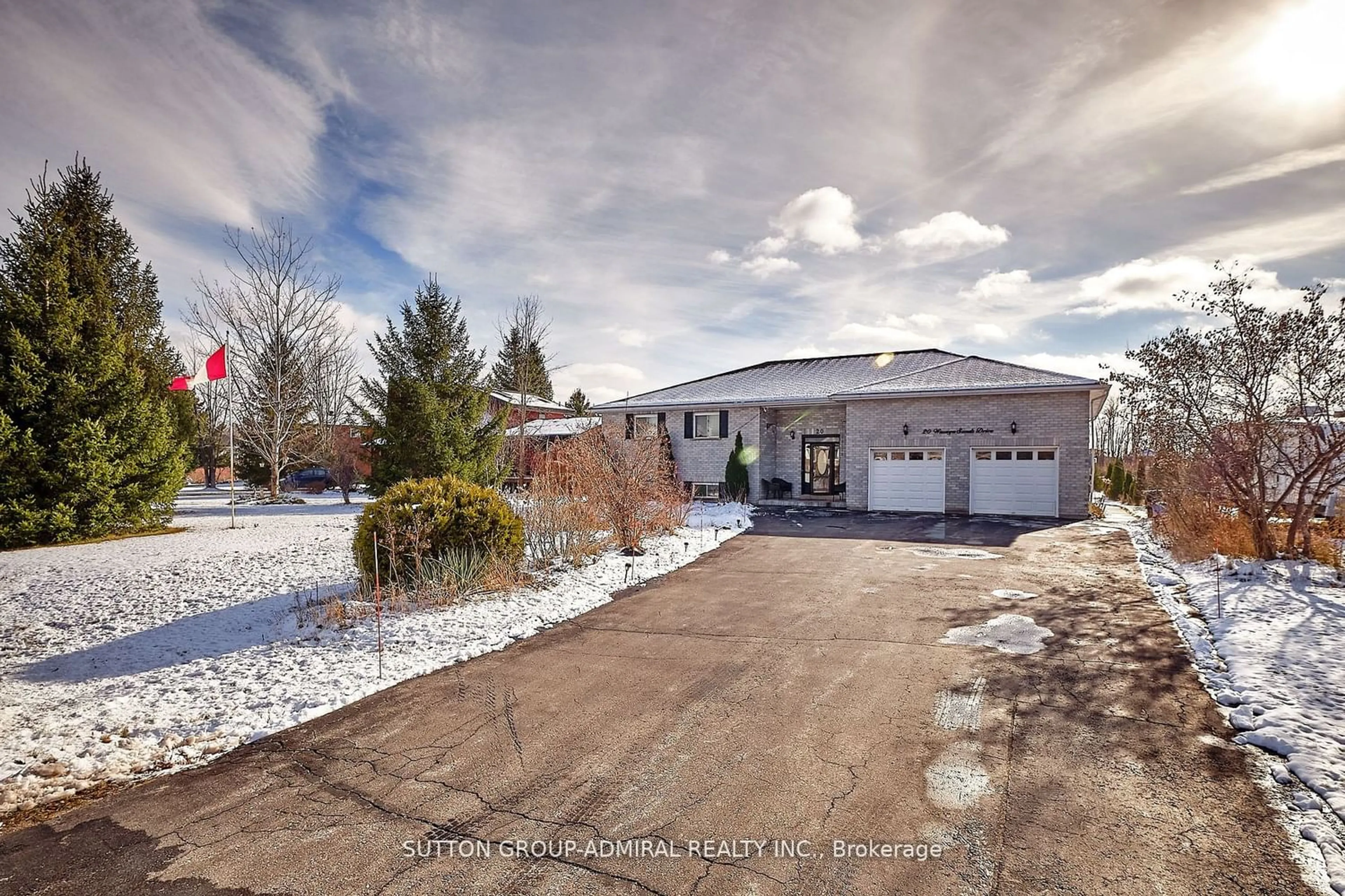 Frontside or backside of a home for 20 Wasaga Sands Dr, Wasaga Beach Ontario L9Z 1J6