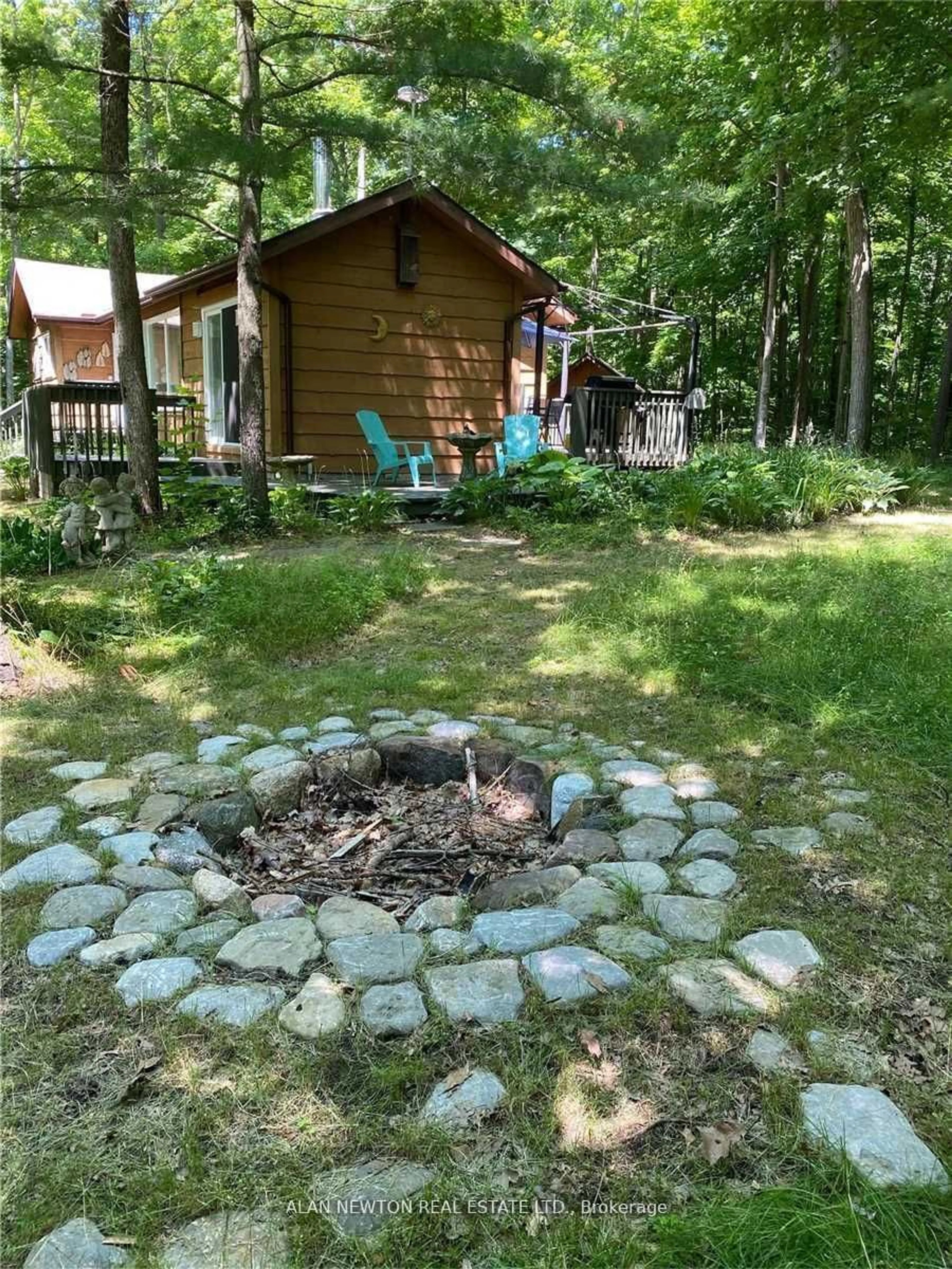 Cottage for 11 Bourgeois Crt, Tiny Ontario L9M 0H3