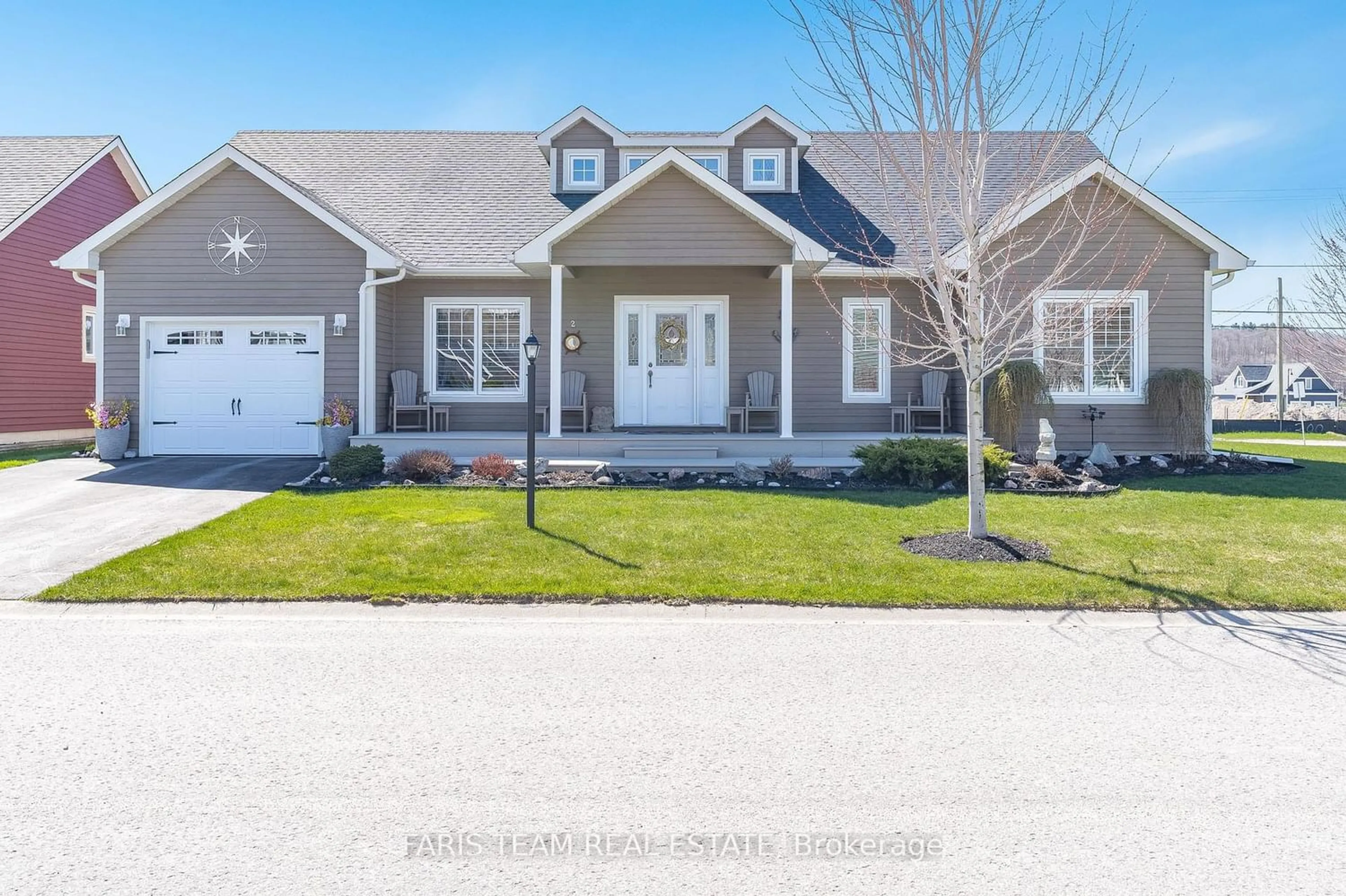 Frontside or backside of a home for 2 Grew Cres, Penetanguishene Ontario L9M 0A4