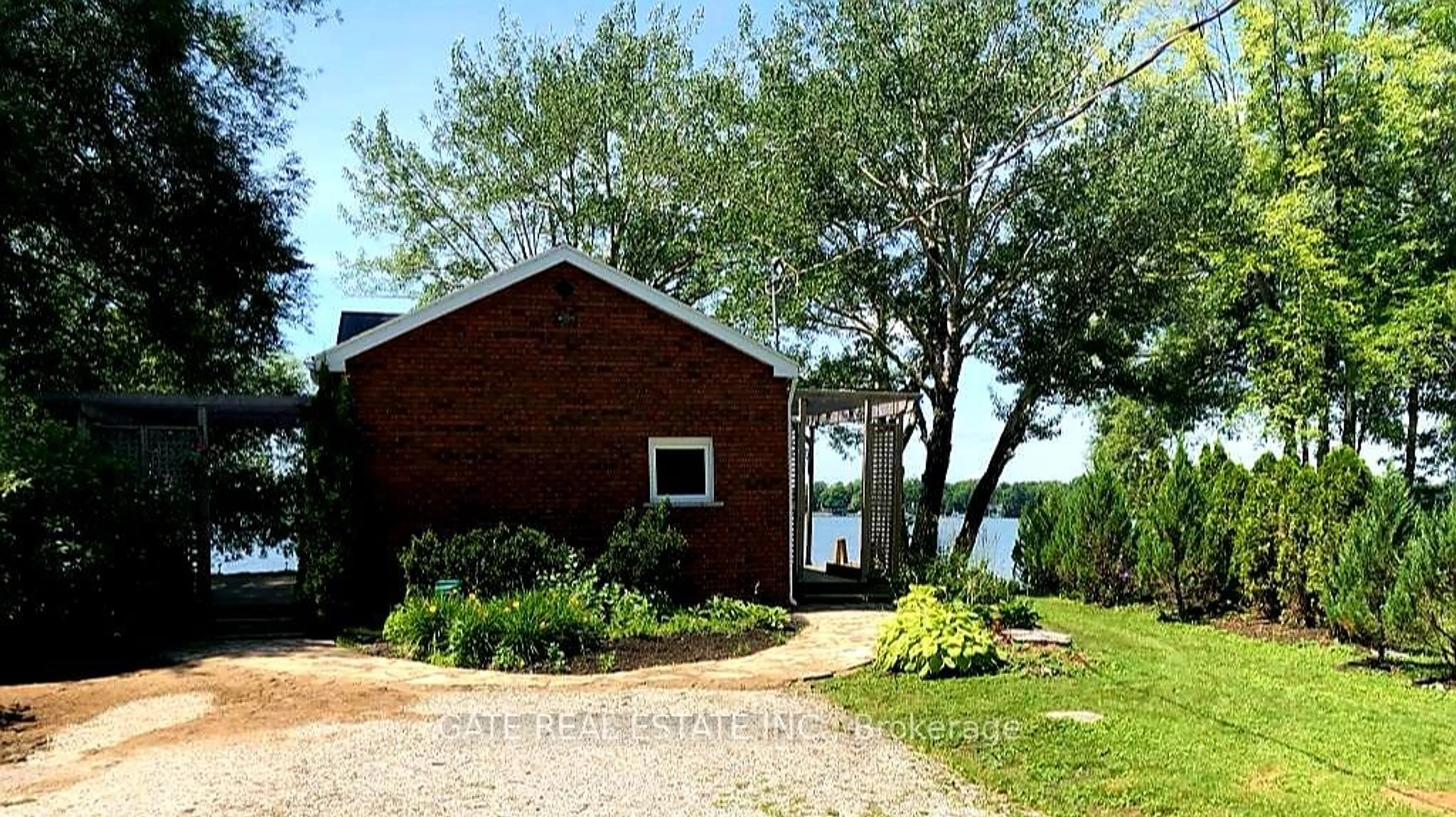 Cottage for 163 Victoria Cres, Orillia Ontario L3V 0J5