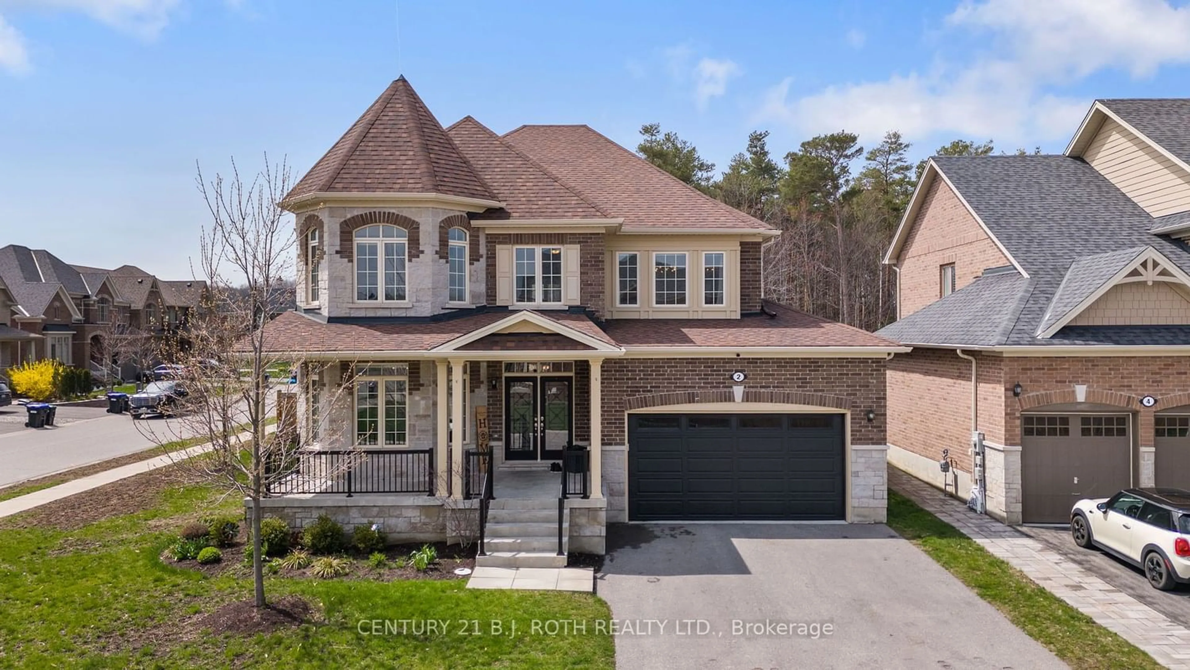 Home with brick exterior material for 2 Travers Gate, Barrie Ontario L9X 0S8