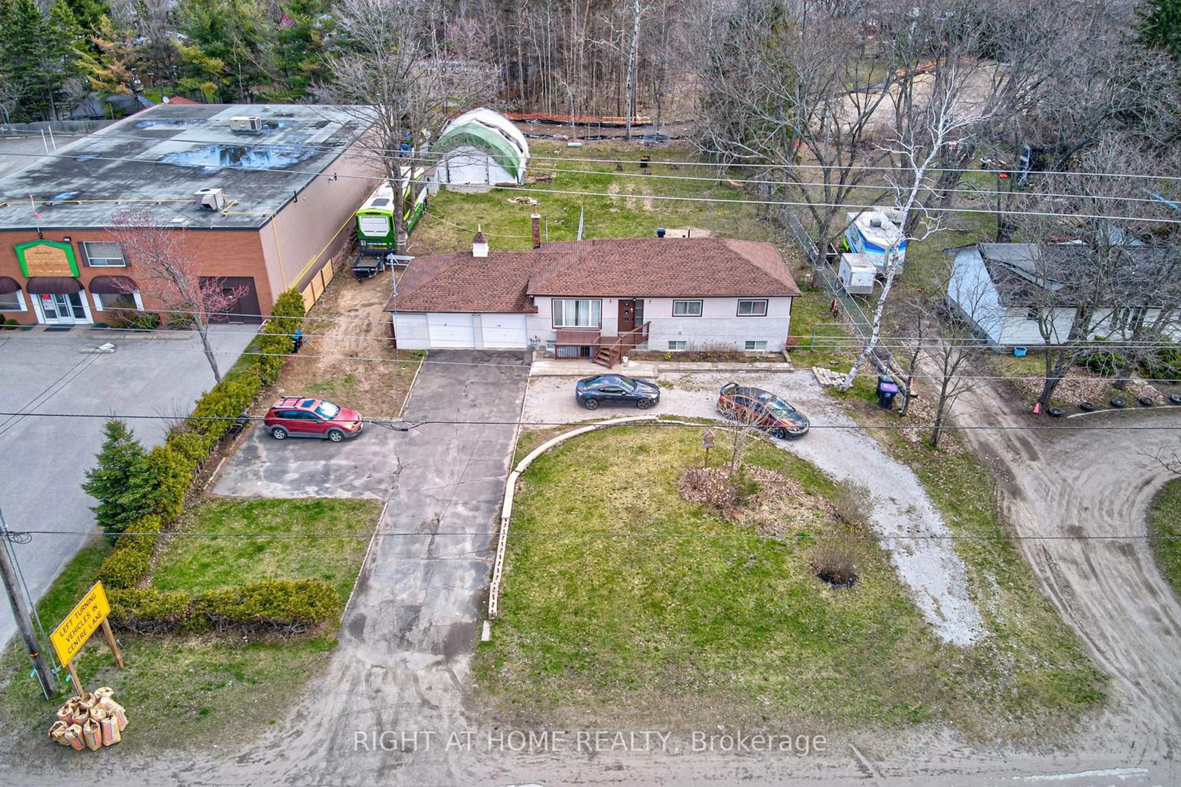 Frontside or backside of a home for 1225 Bayfield St, Springwater Ontario L9X 0N6