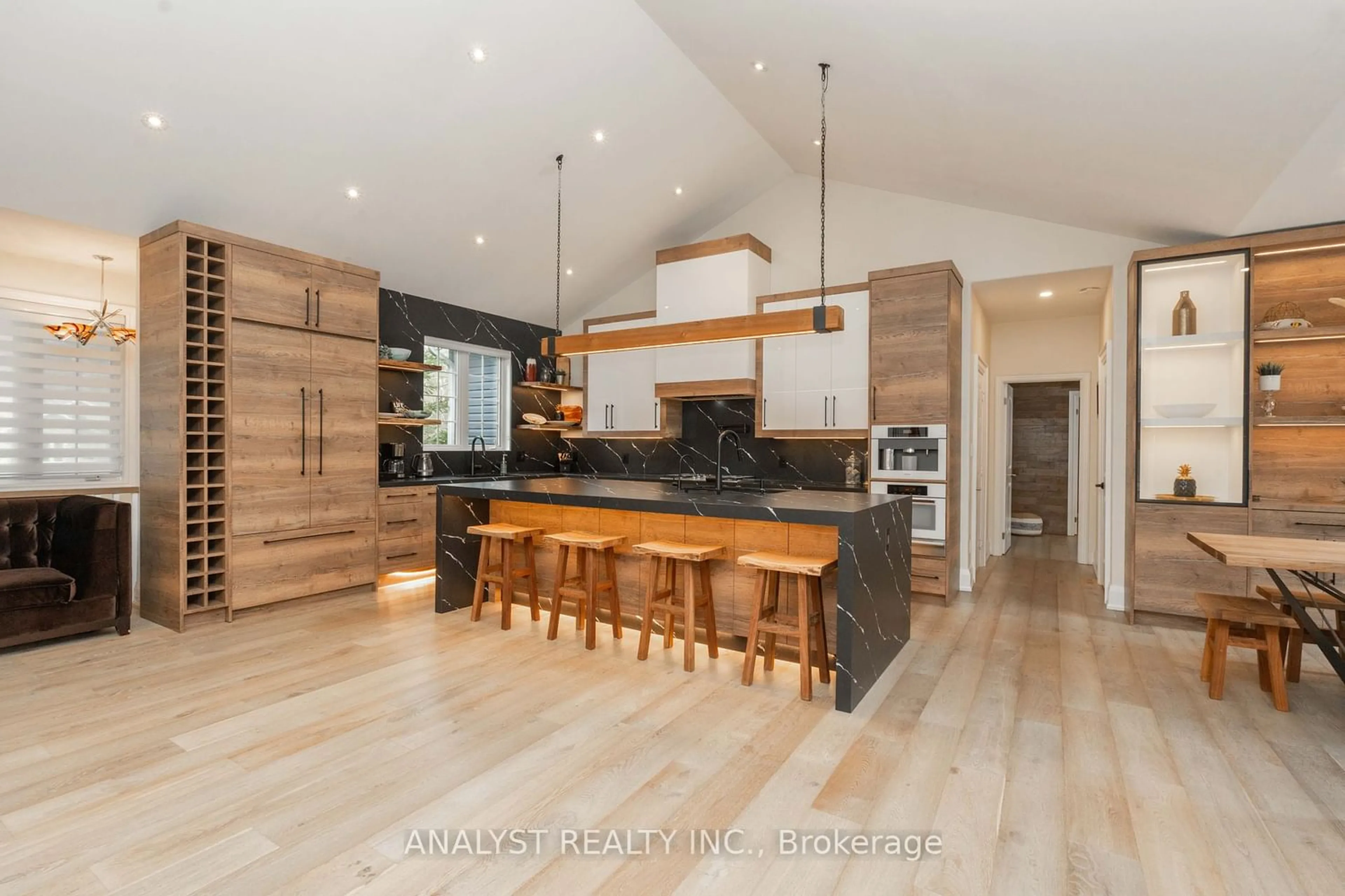 Contemporary kitchen for 30 Lindale Ave, Tiny Ontario L9M 0J2