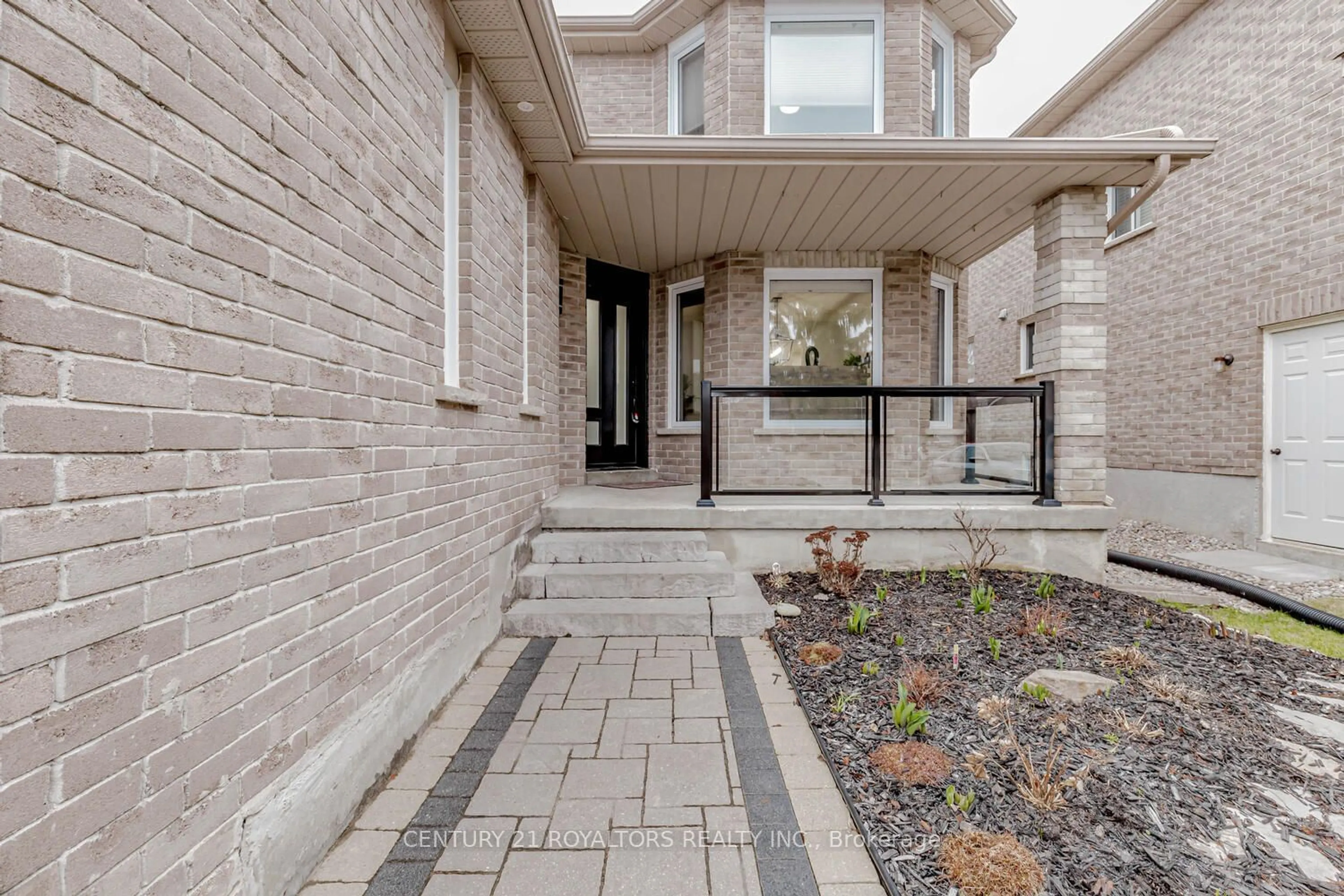 Home with brick exterior material for 44 Russell Hill Dr, Barrie Ontario L4N 0C2