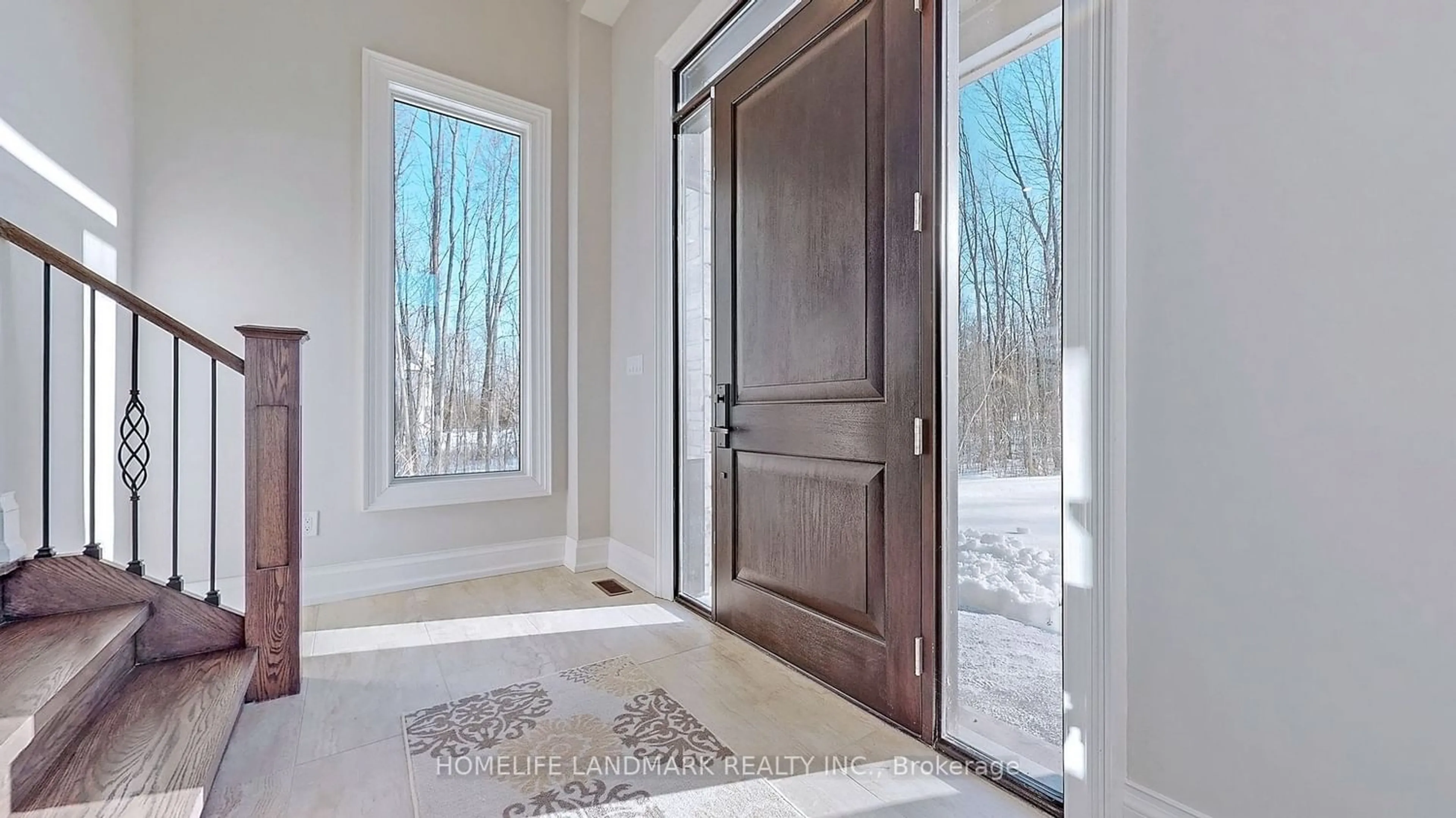 Indoor entryway, wood floors for 11 warbler Way, Oro-Medonte Ontario L3V 6H1