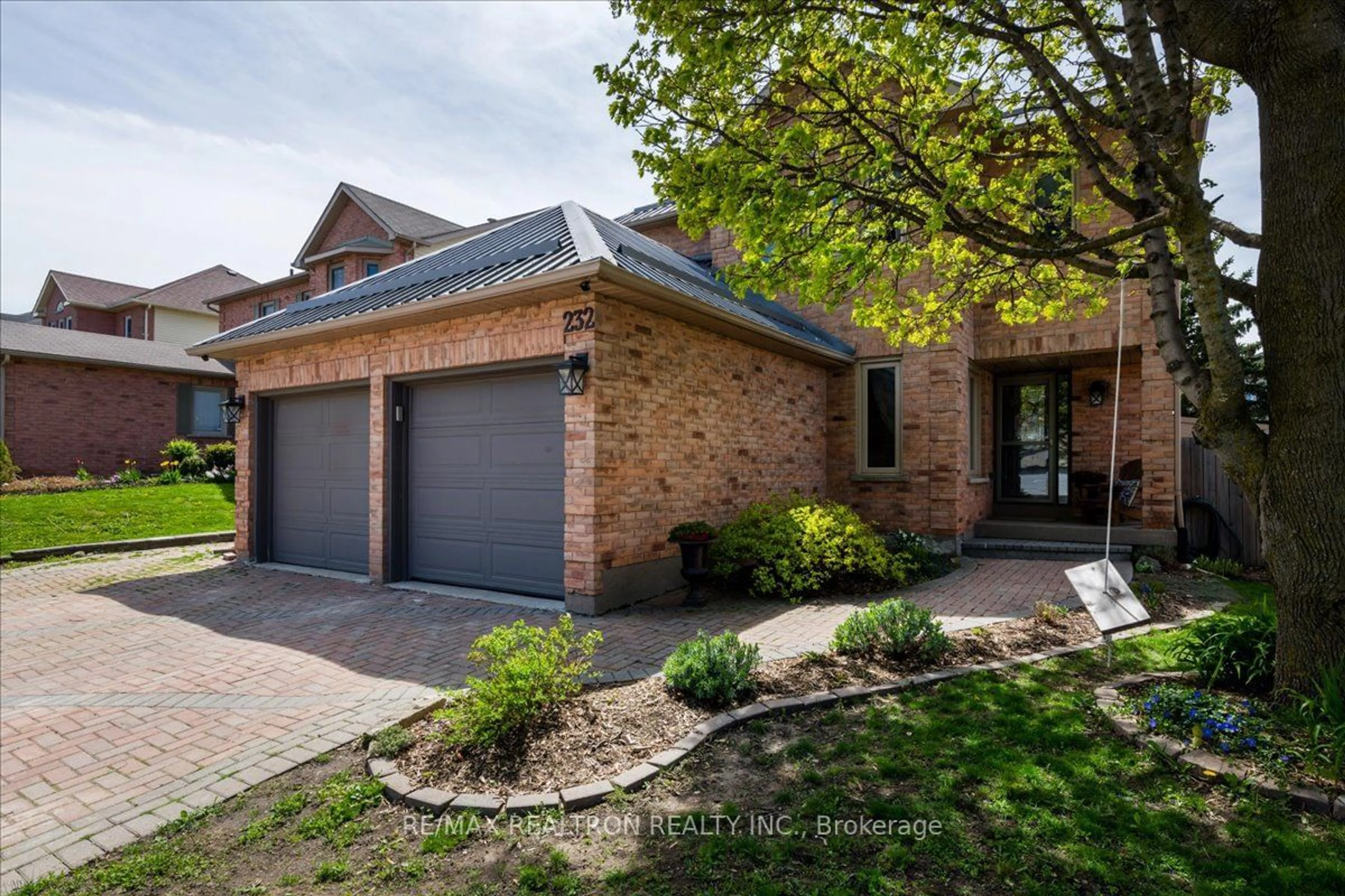 Home with brick exterior material for 232 Cardinal St, Barrie Ontario L4M 6G9