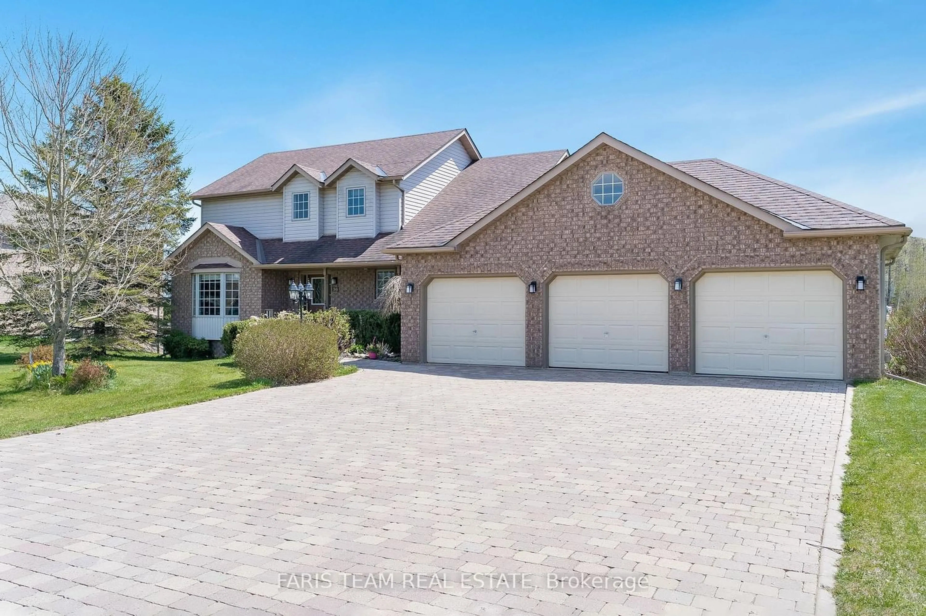 Home with brick exterior material for 36 Marlow Circ, Springwater Ontario L0L 1V0
