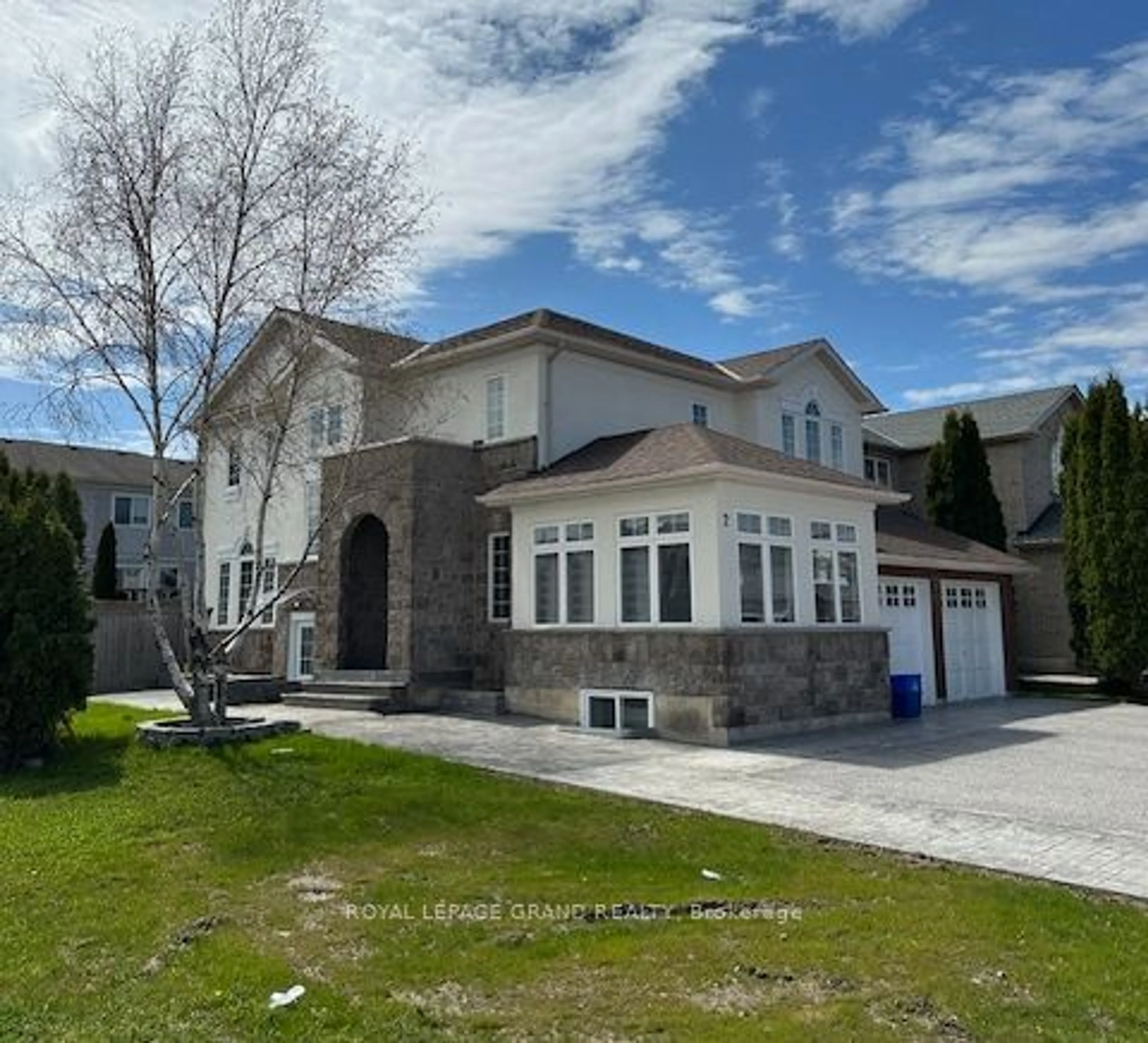 Frontside or backside of a home for 2 Vanessa Dr, Orillia Ontario L3V 7Y8