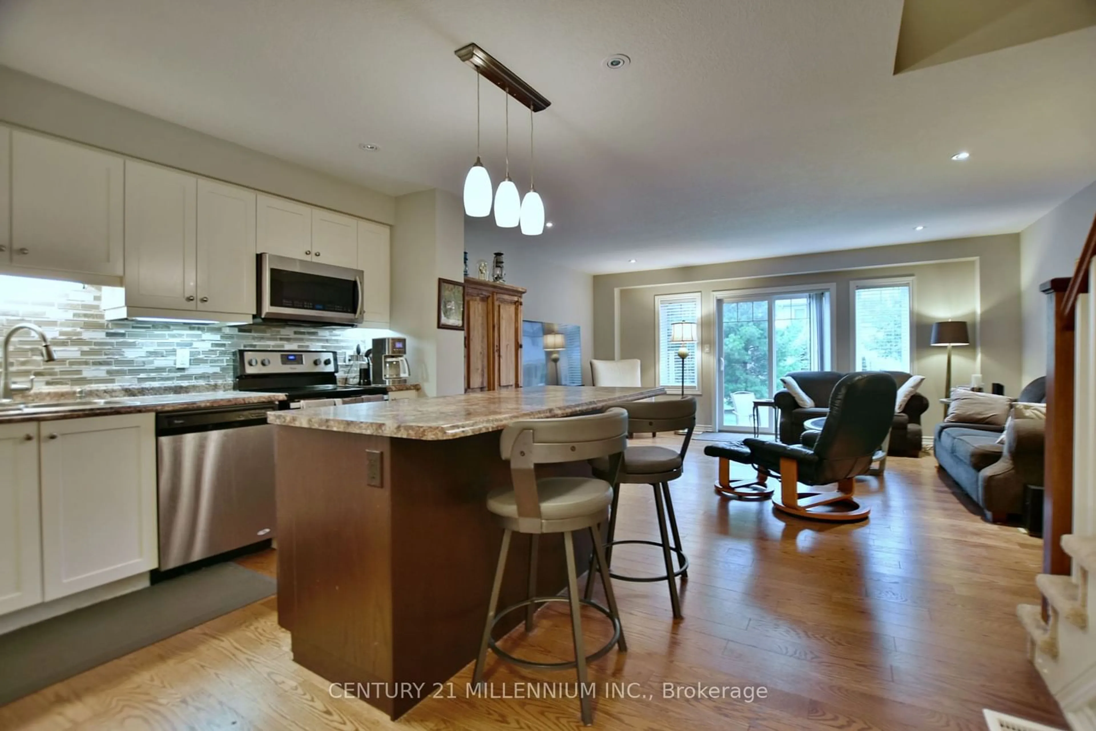 Contemporary kitchen for 42 Conservation Way #126, Collingwood Ontario L9Y 0G9