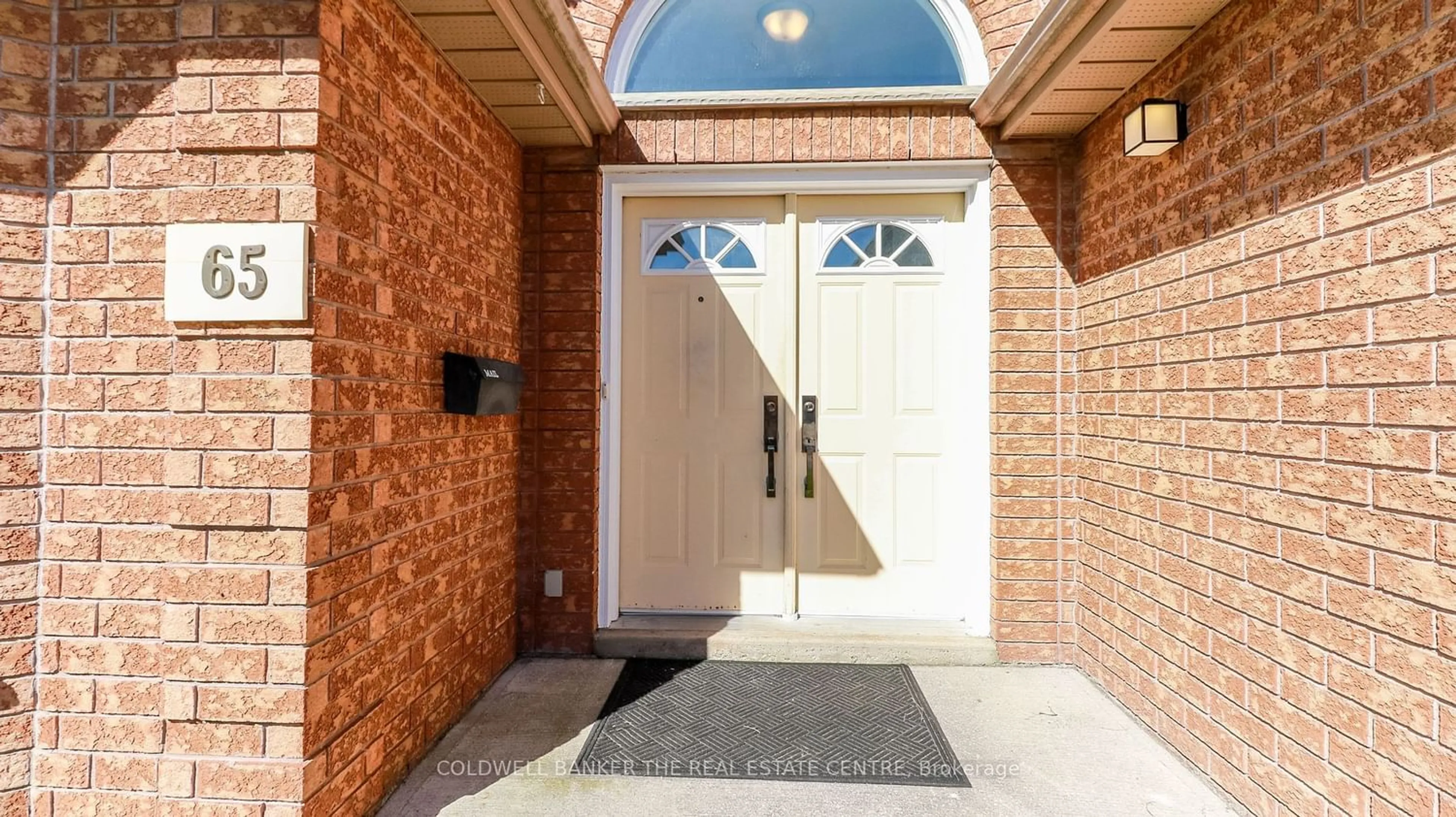 Indoor entryway for 65 River Ridge Rd, Barrie Ontario L4N 7E8