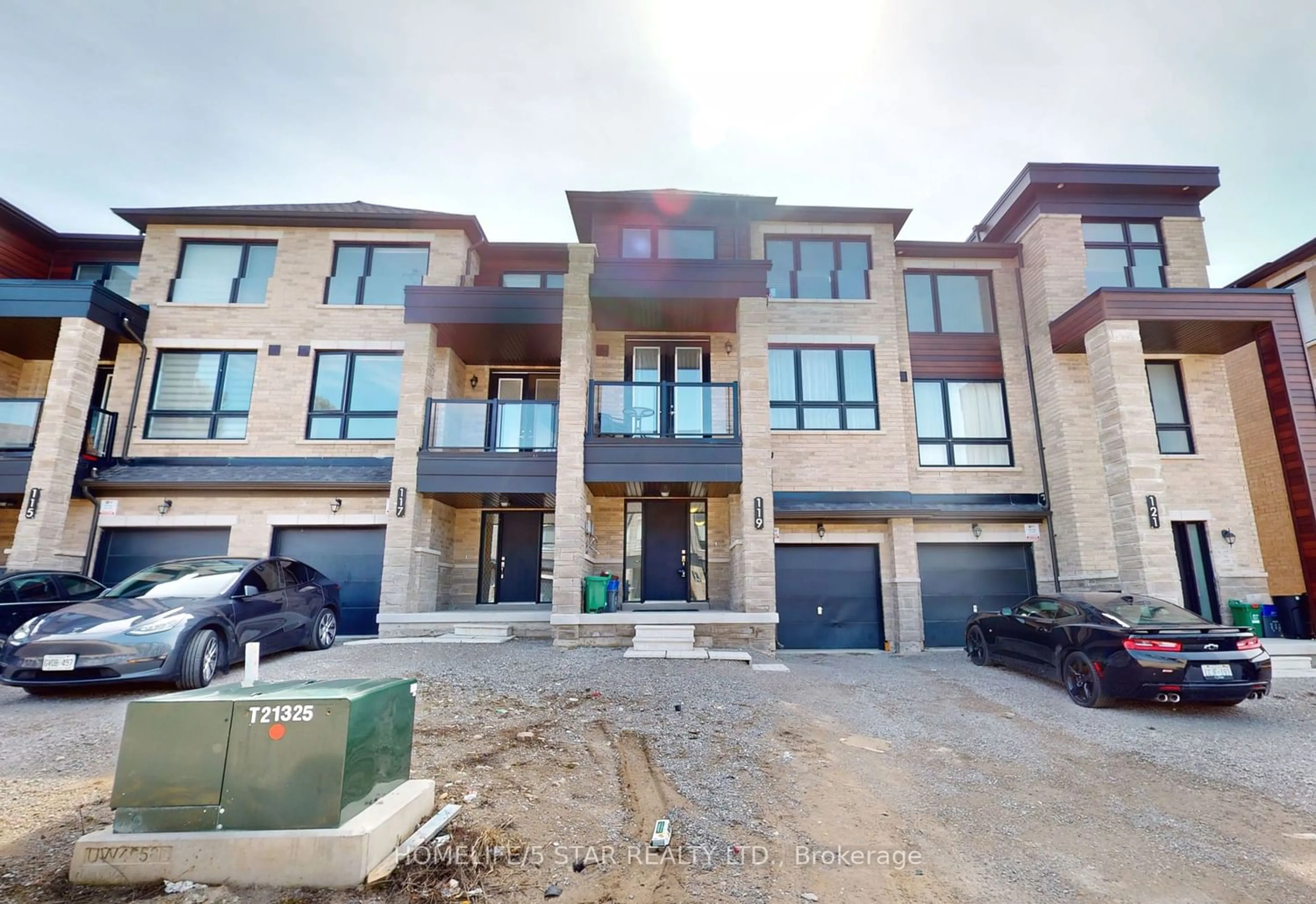 A pic from exterior of the house or condo for 119 Blue Forest Cres, Barrie Ontario L9J 0N7