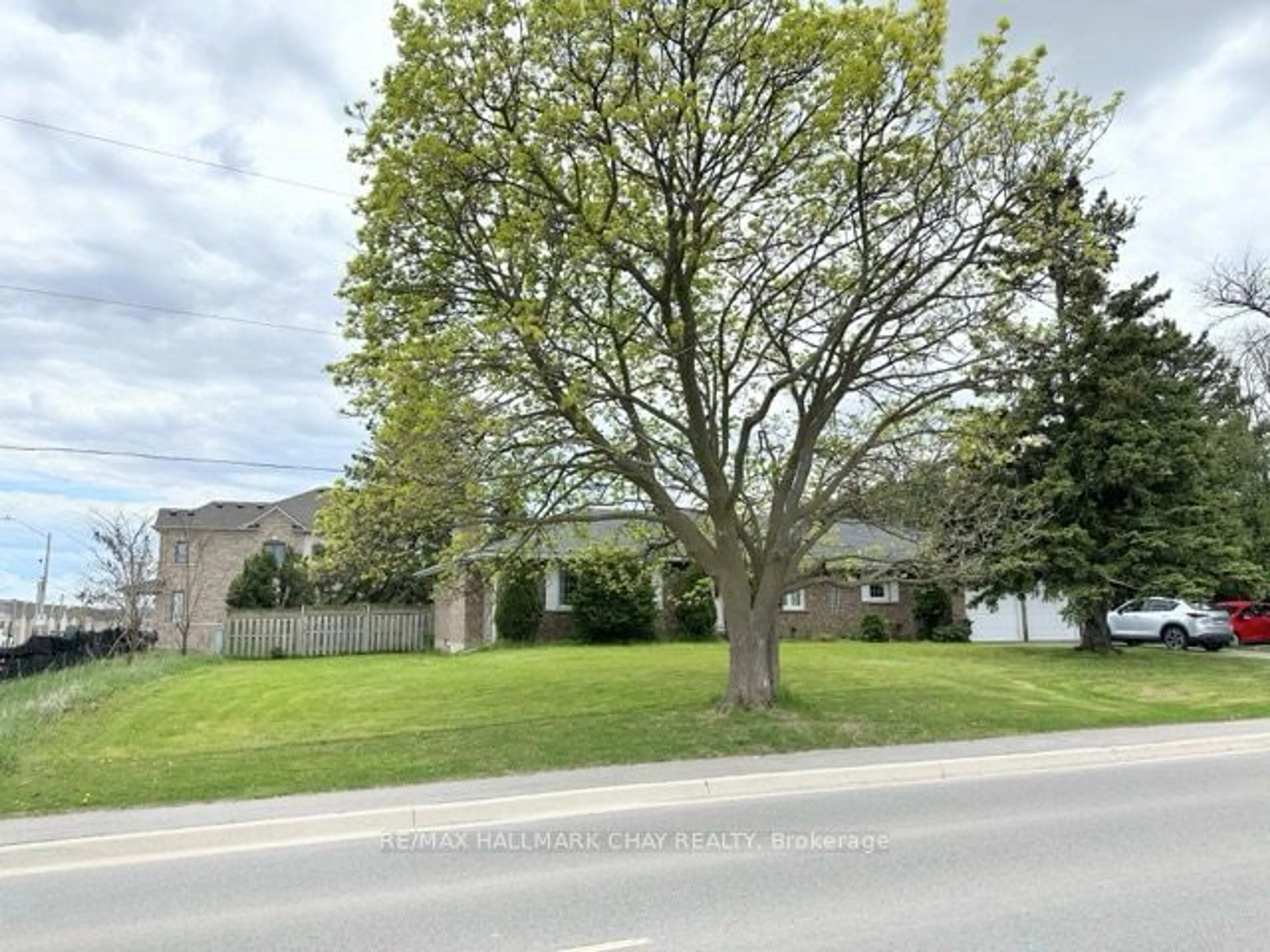 Frontside or backside of a home for 569 Mapleview Dr, Barrie Ontario L9J 0C3