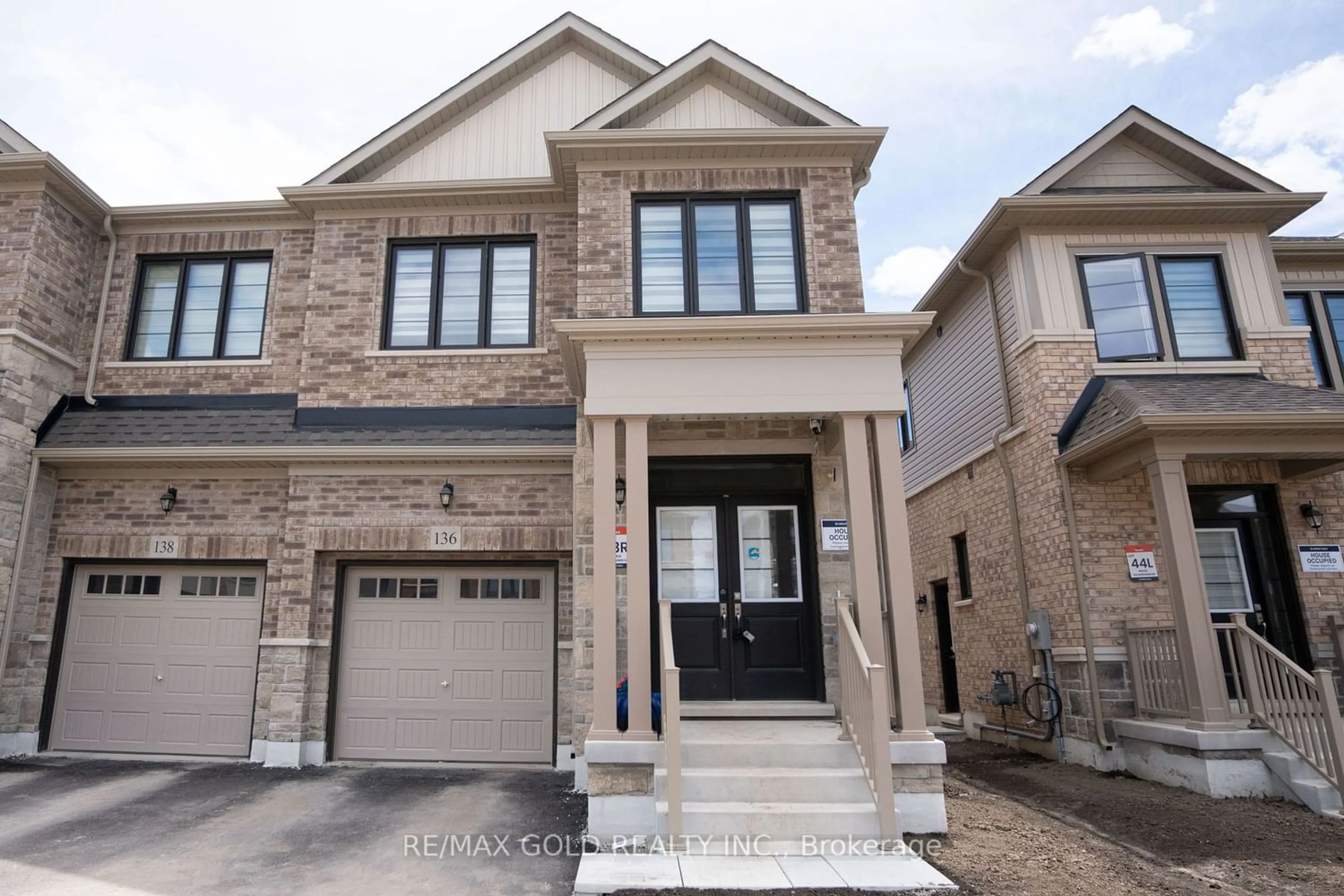 Home with brick exterior material for 136 Shepherd Dr, Barrie Ontario L9J 0C3