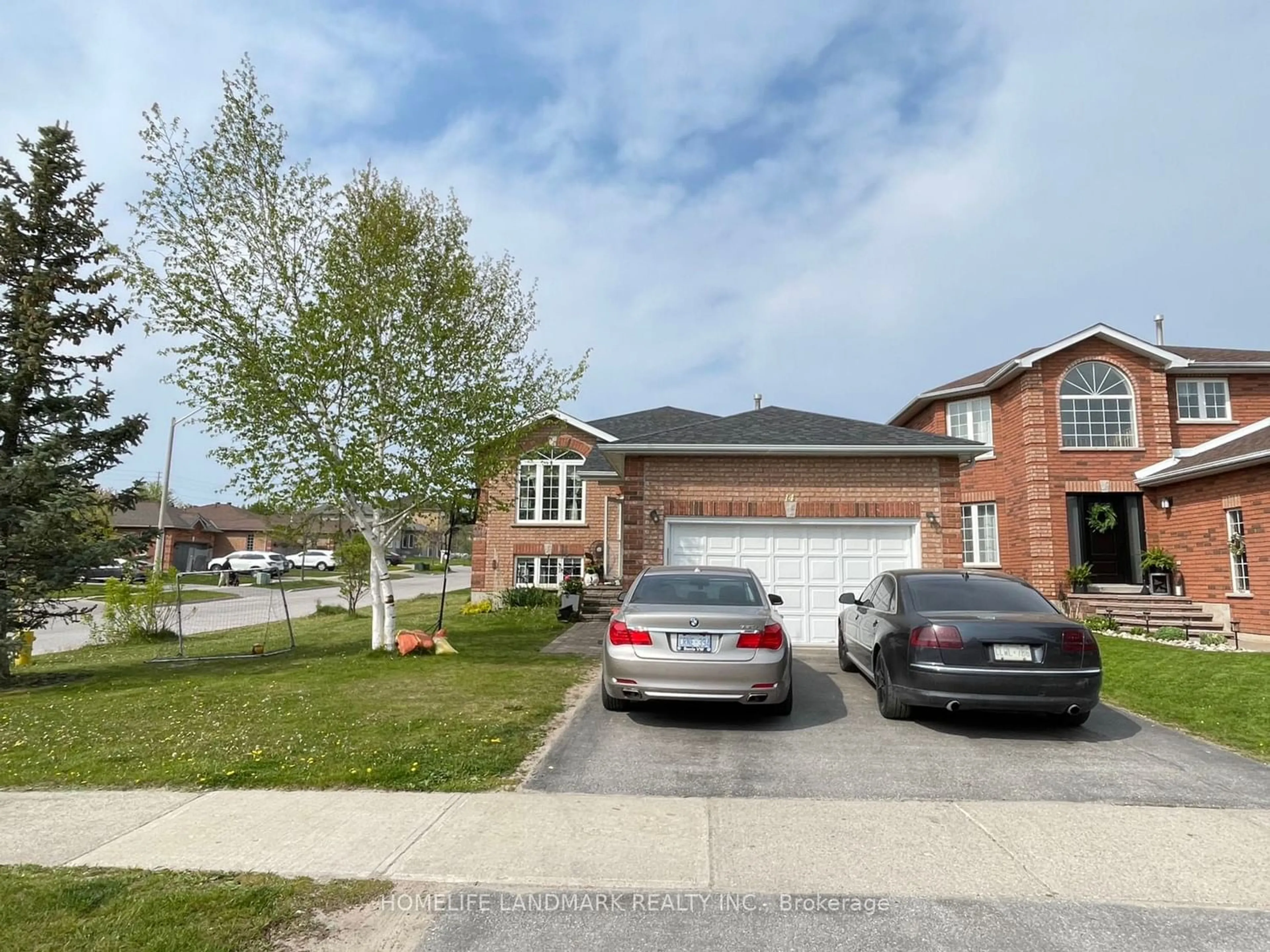 Frontside or backside of a home for 14 Crompton Dr, Barrie Ontario L4M 6M8