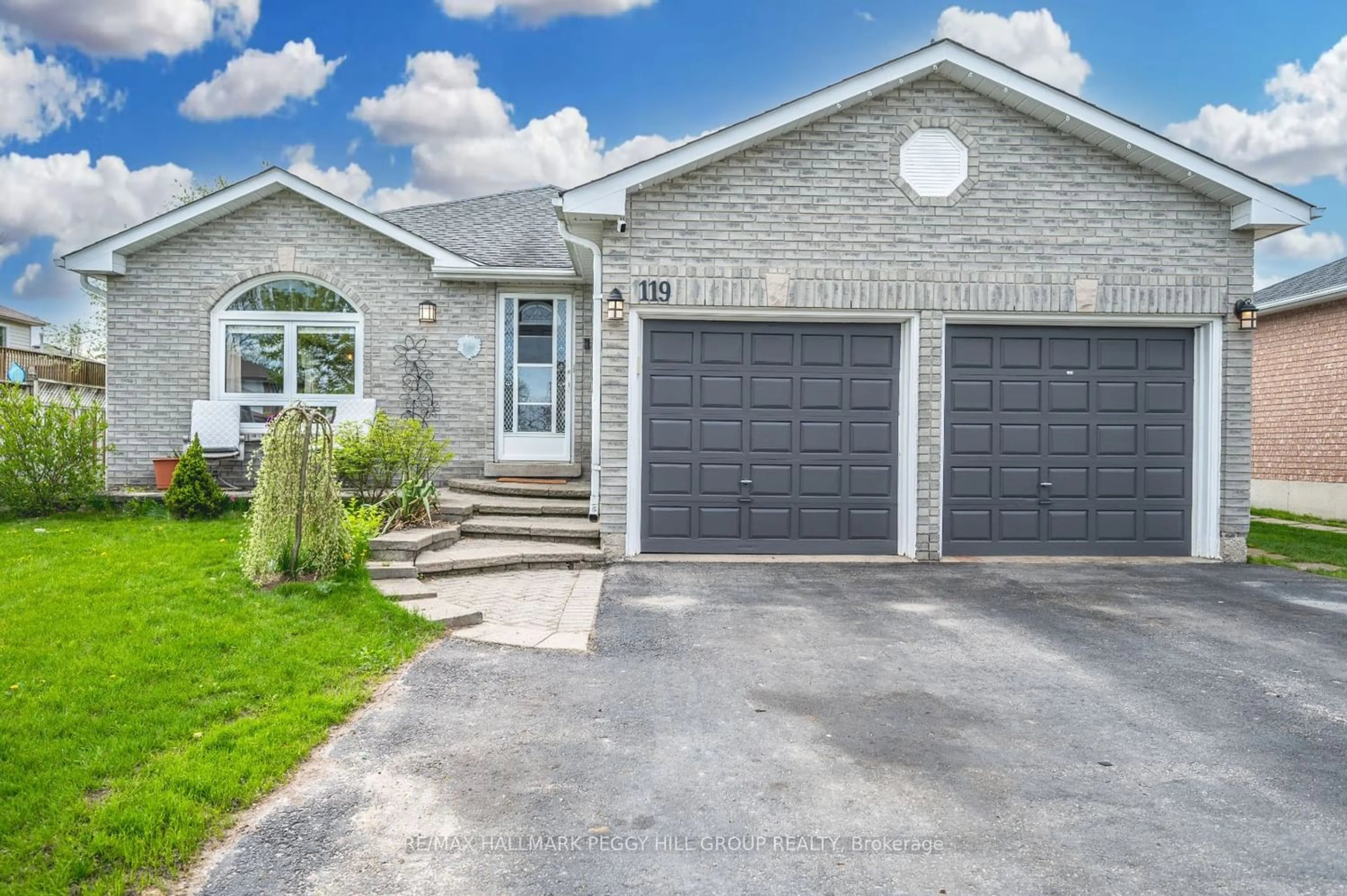 Frontside or backside of a home for 119 Hanmer St, Barrie Ontario L4N 7T5
