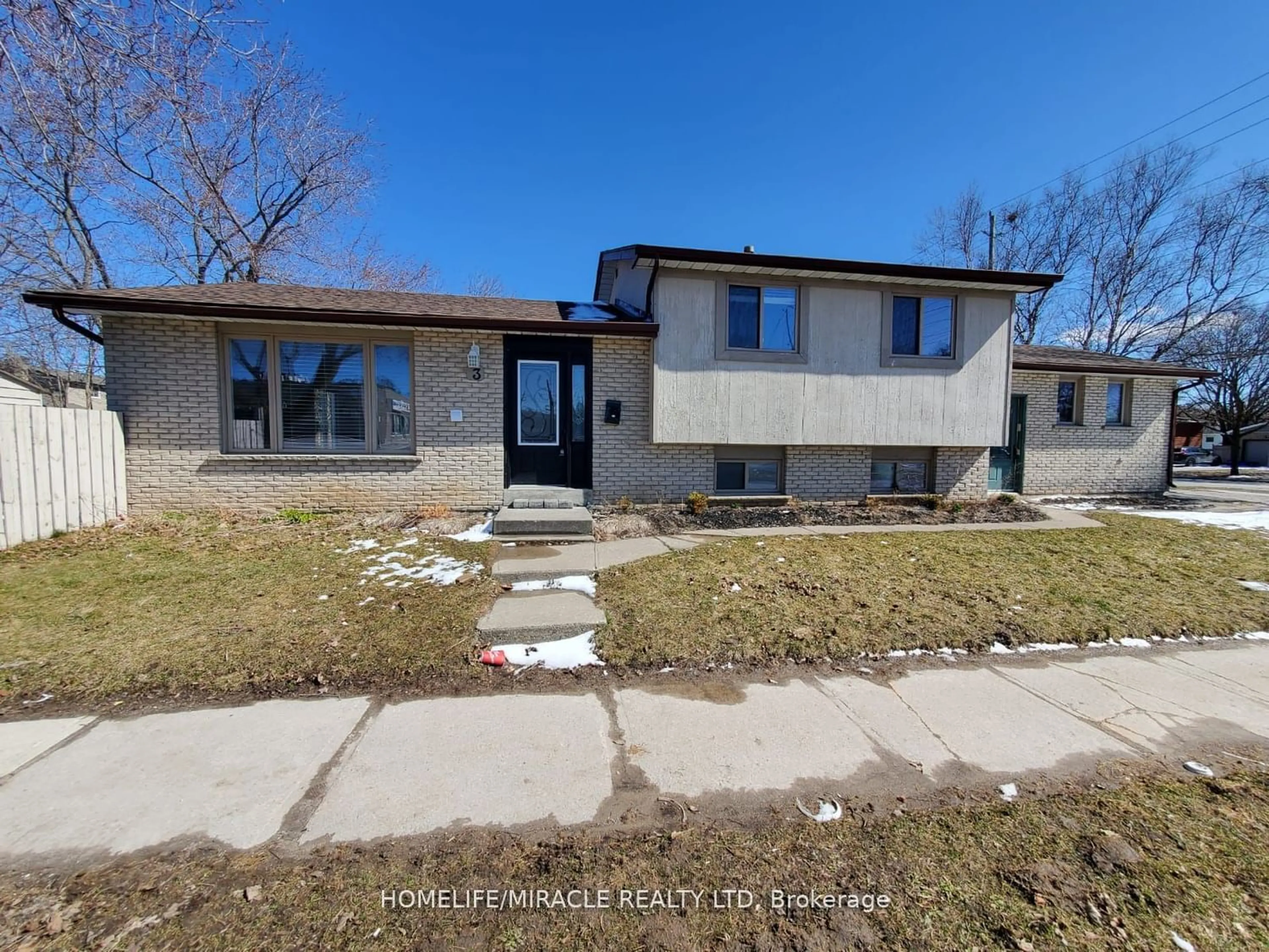 Frontside or backside of a home for 3 Sylvia St, Barrie Ontario L4M 5J3