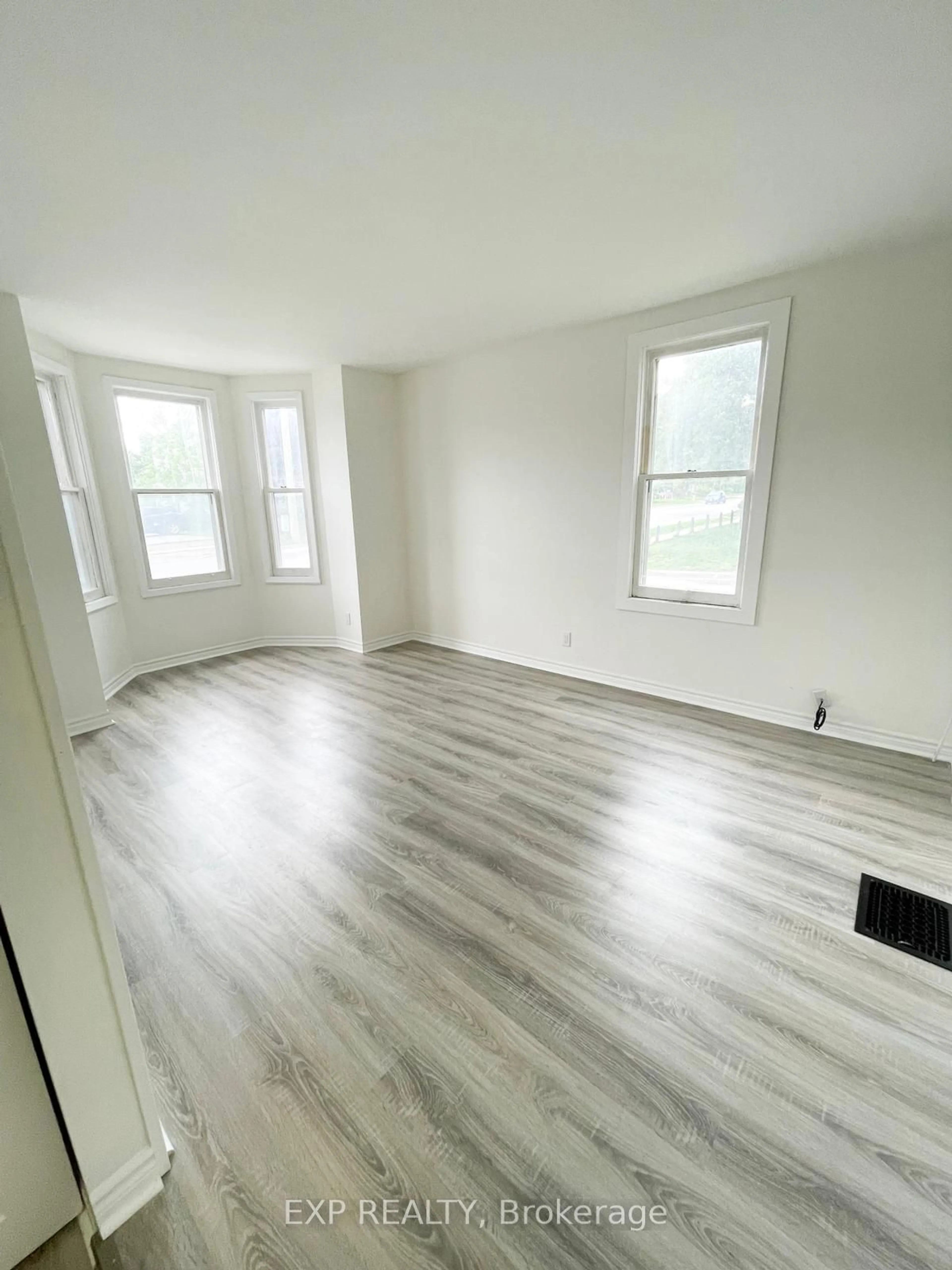 A pic of a room for 46 Tiffin St, Barrie Ontario L4N 2M7