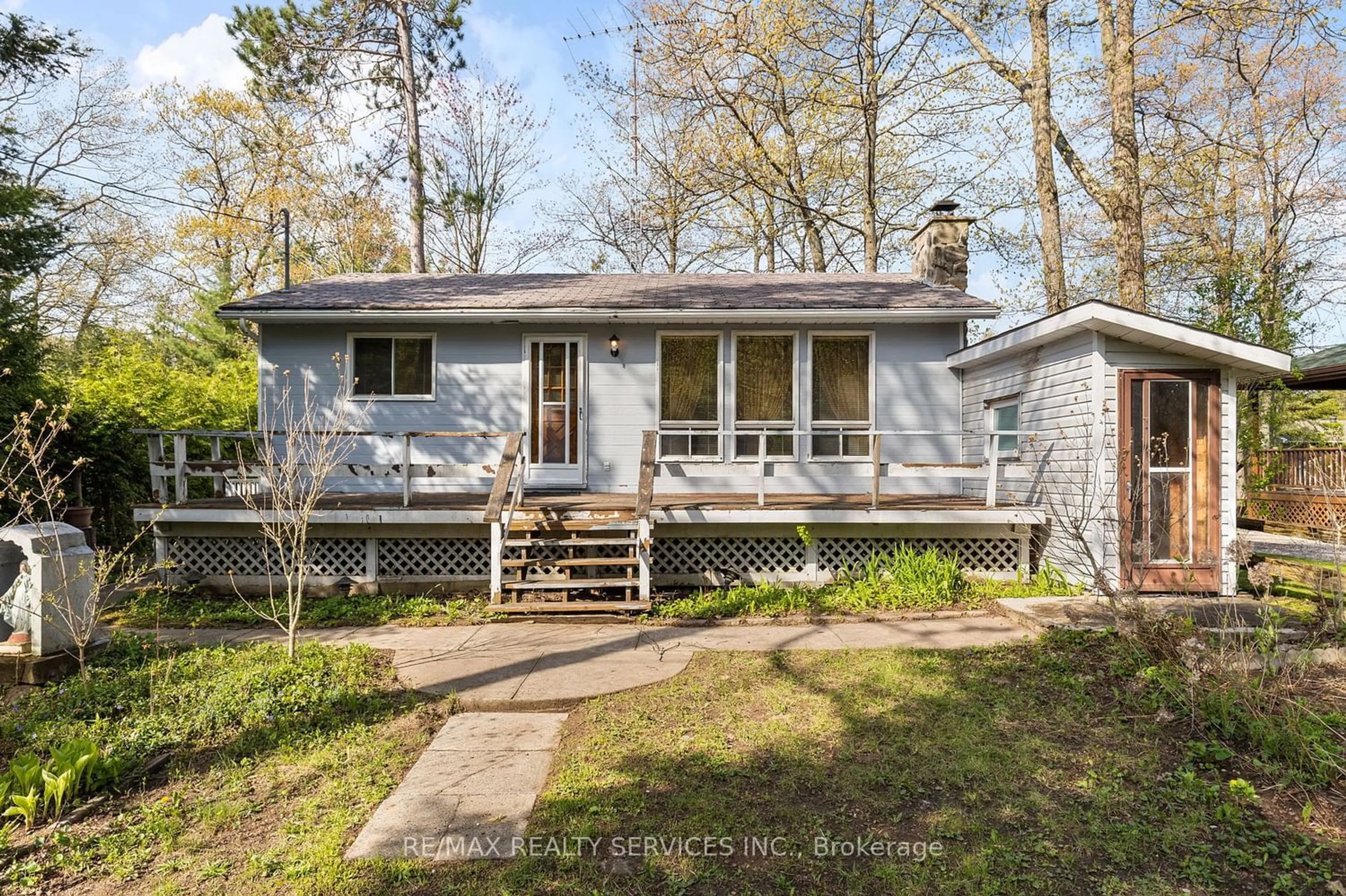 Cottage for 126 Woodward Ave, Tiny Ontario L0L 2J0