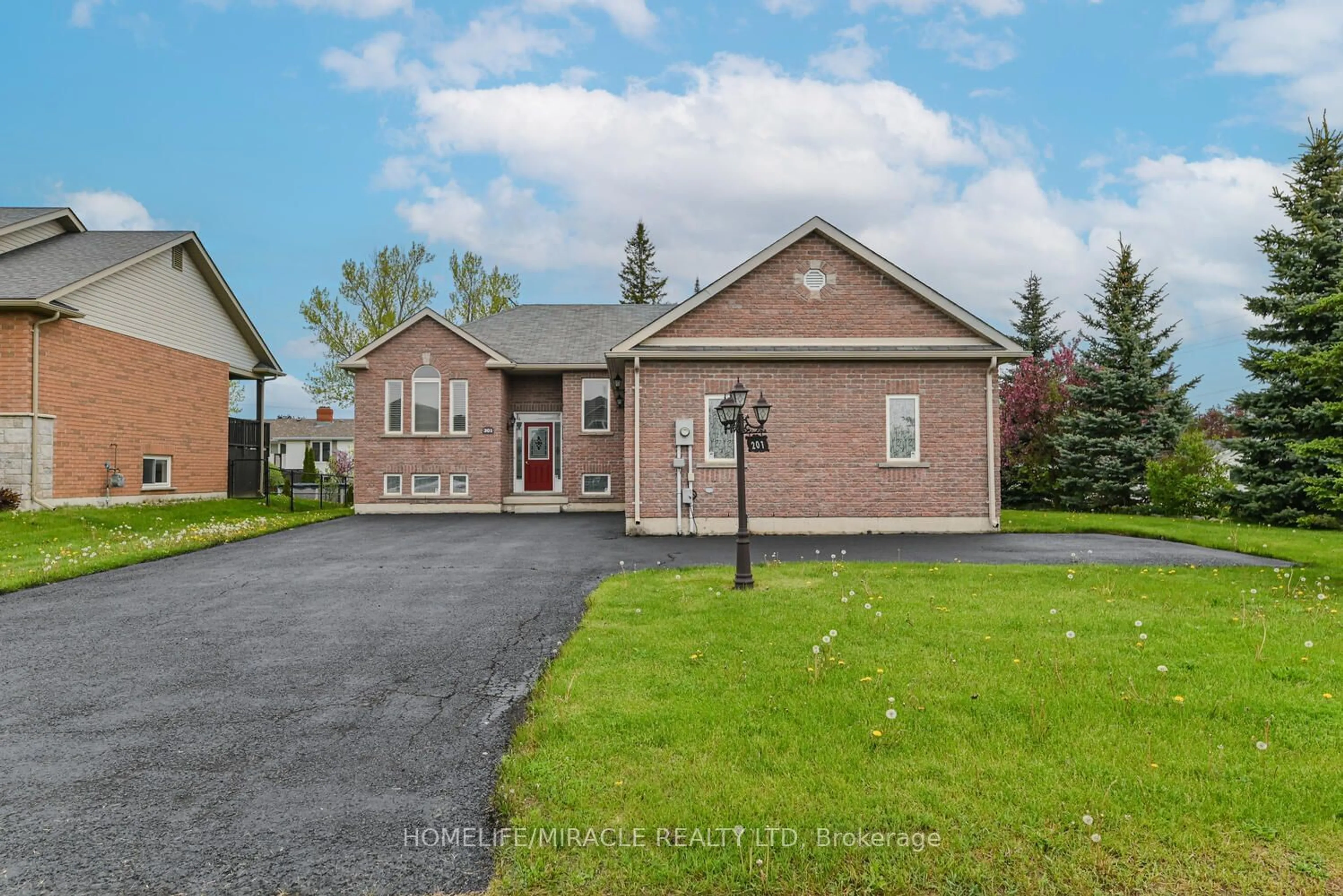 Frontside or backside of a home for 201 Aspen Ridge Dr, Clearview Ontario L0M 1S0