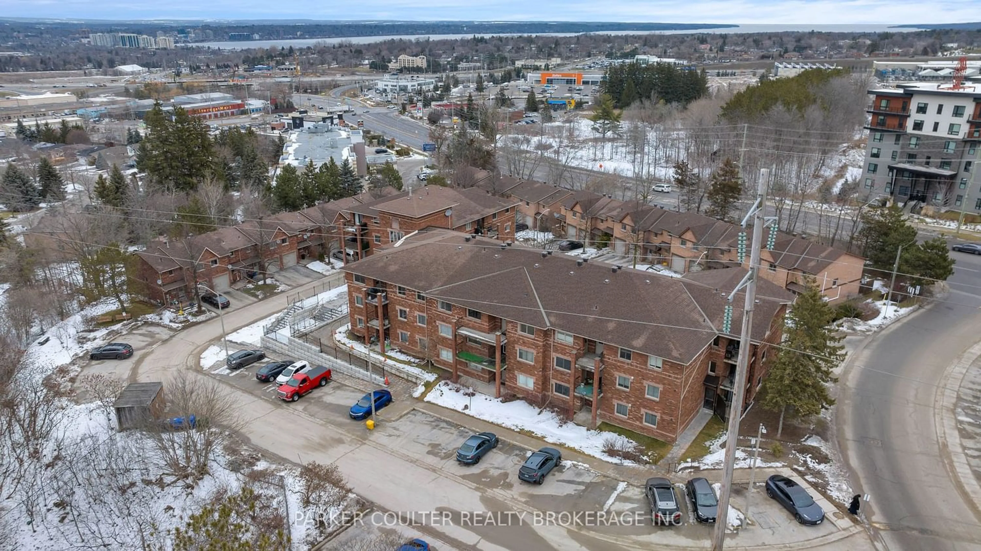 A pic from exterior of the house or condo for 1 Quail Cres #307, Barrie Ontario L4N 6W9