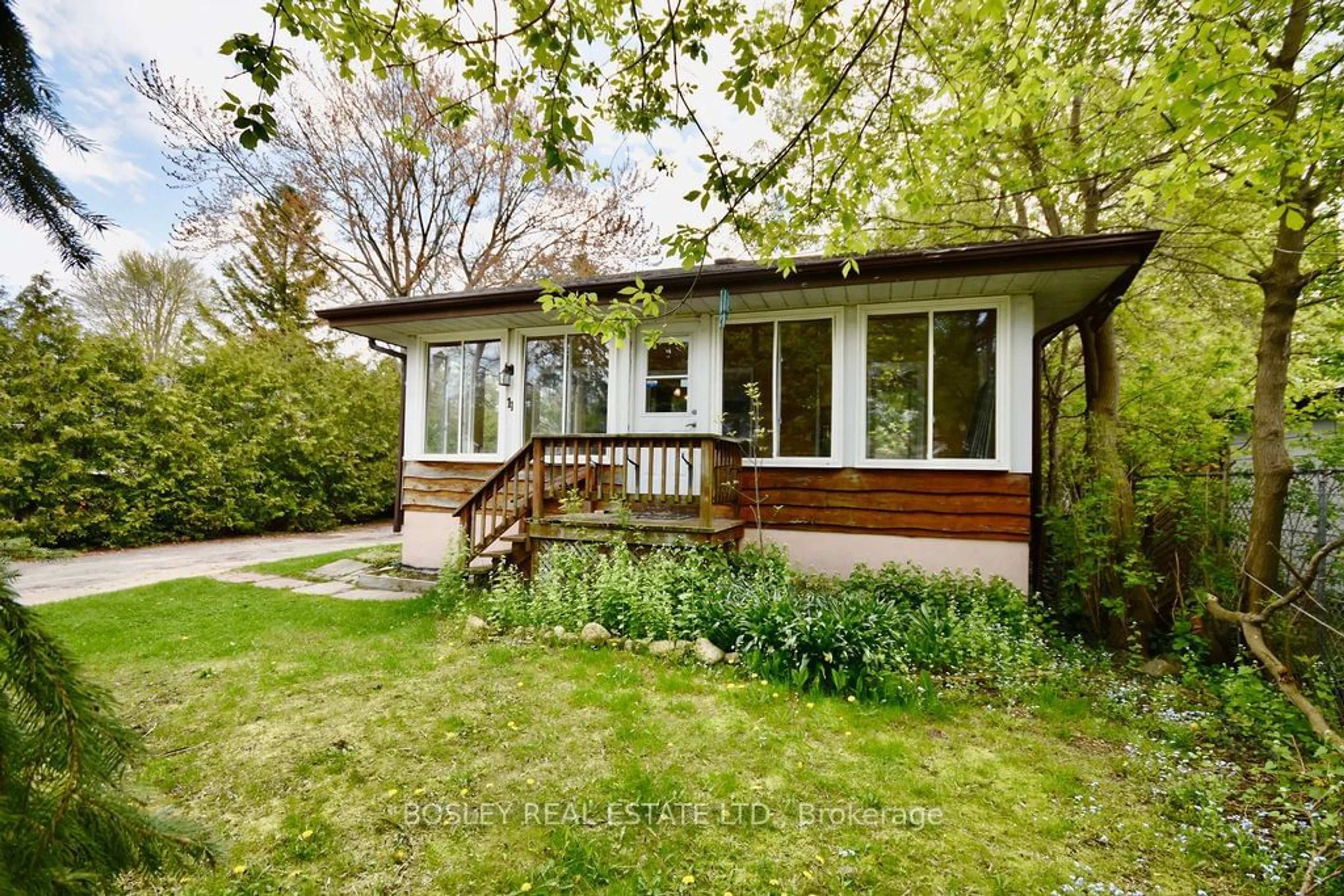 Cottage for 11 69th St, Wasaga Beach Ontario L9Z 1T9