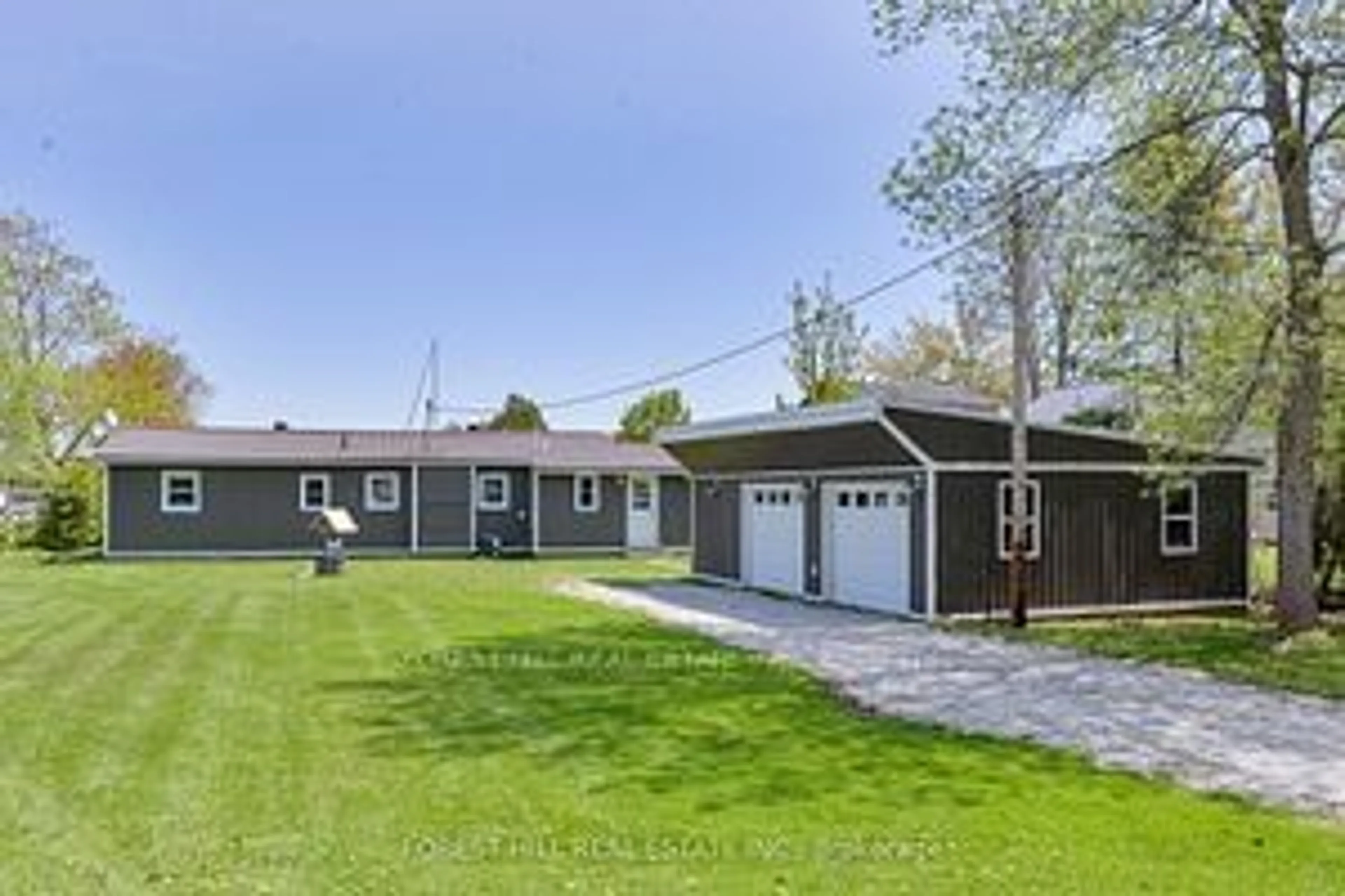 Frontside or backside of a home for 4099 Glen Cedar Dr, Ramara Ontario L3V 6H7