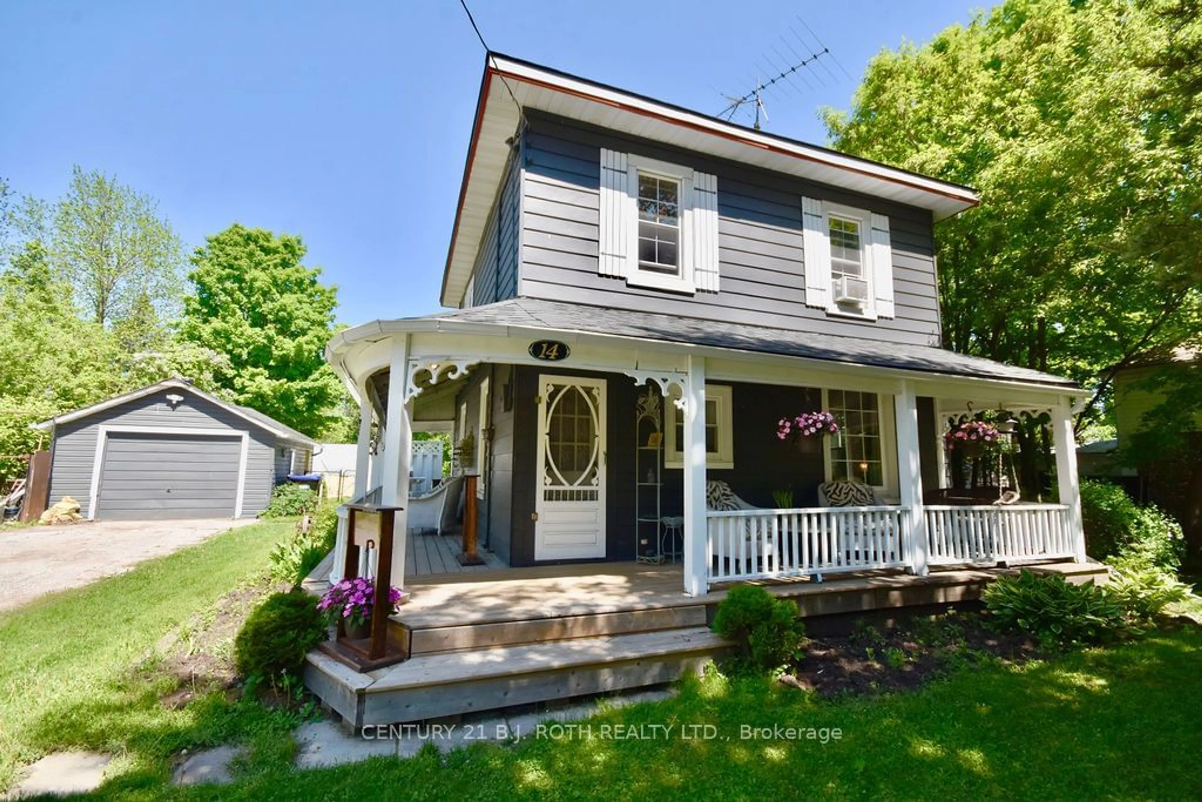 Cottage for 14 Mill St, Springwater Ontario L0L 1V0