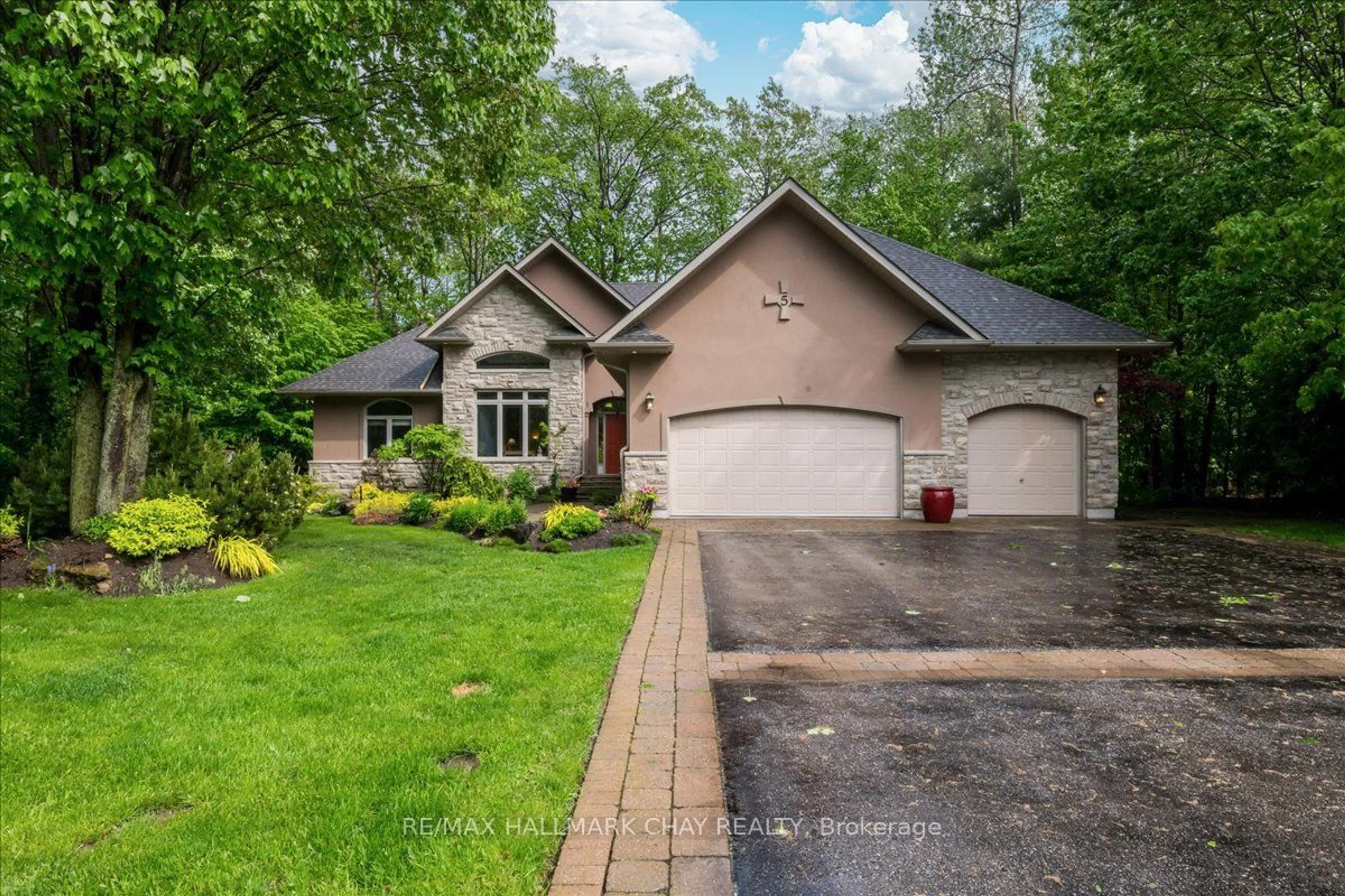 Frontside or backside of a home for 5 Timber Crt, Springwater Ontario L0L 0H7